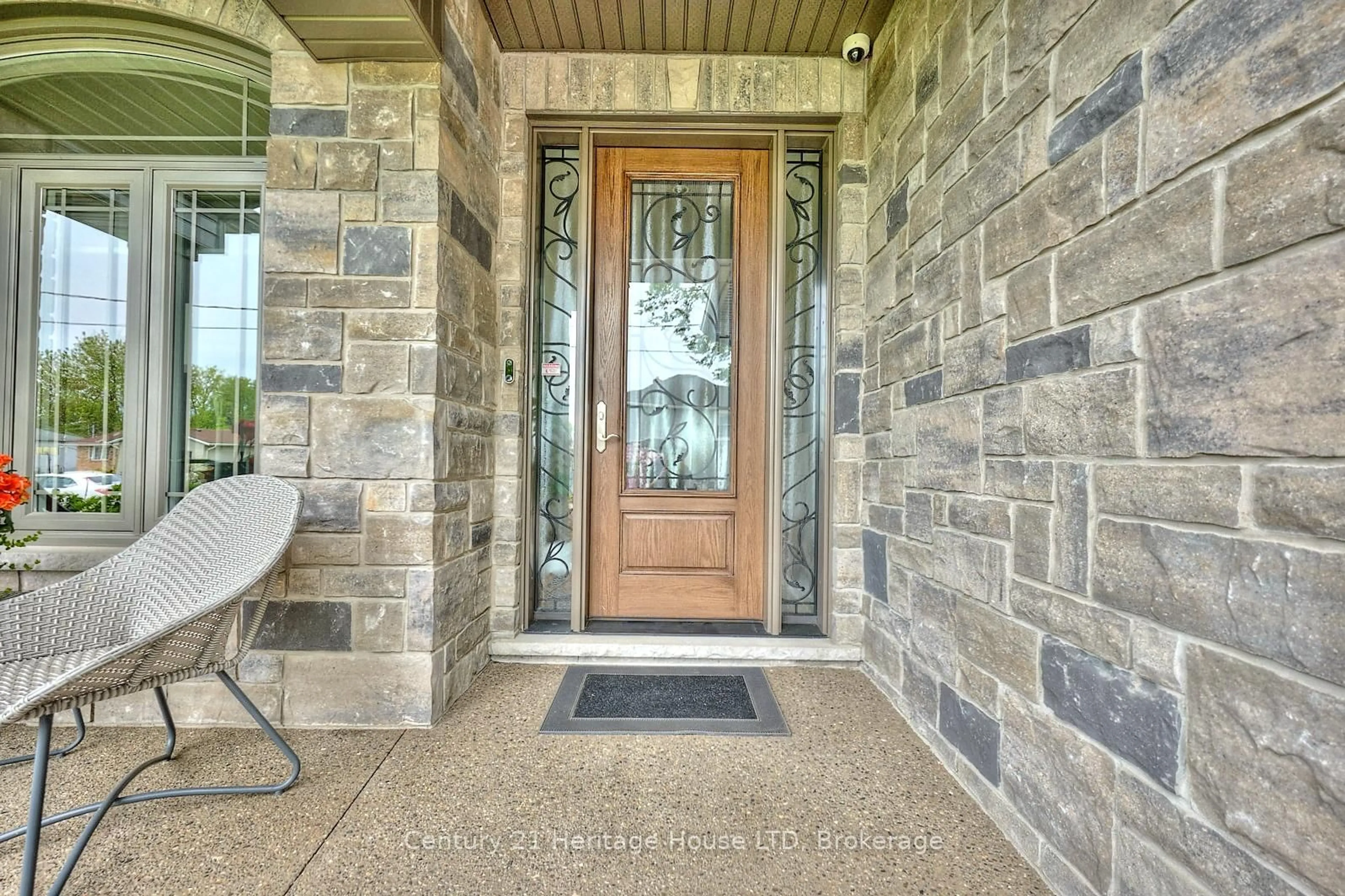 Indoor entryway for 17 Biggar Rd, Thorold Ontario L0S 1K0