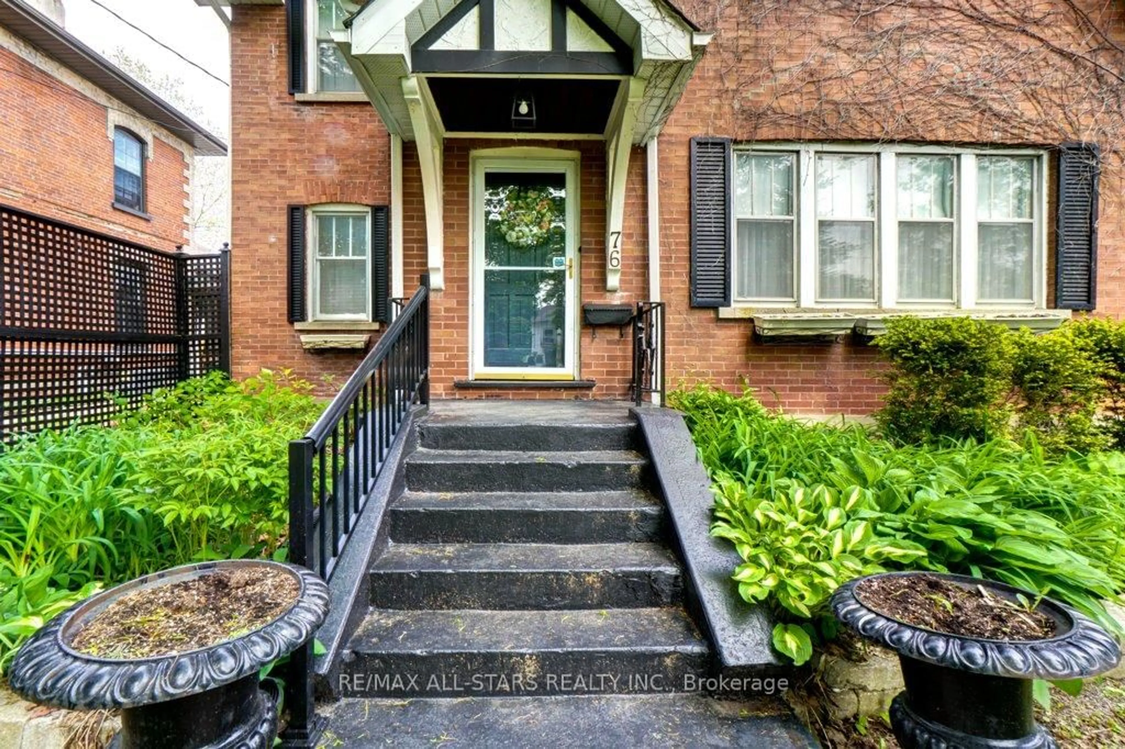 Home with brick exterior material, street for 76 Bond St, Kawartha Lakes Ontario K9V 3R4
