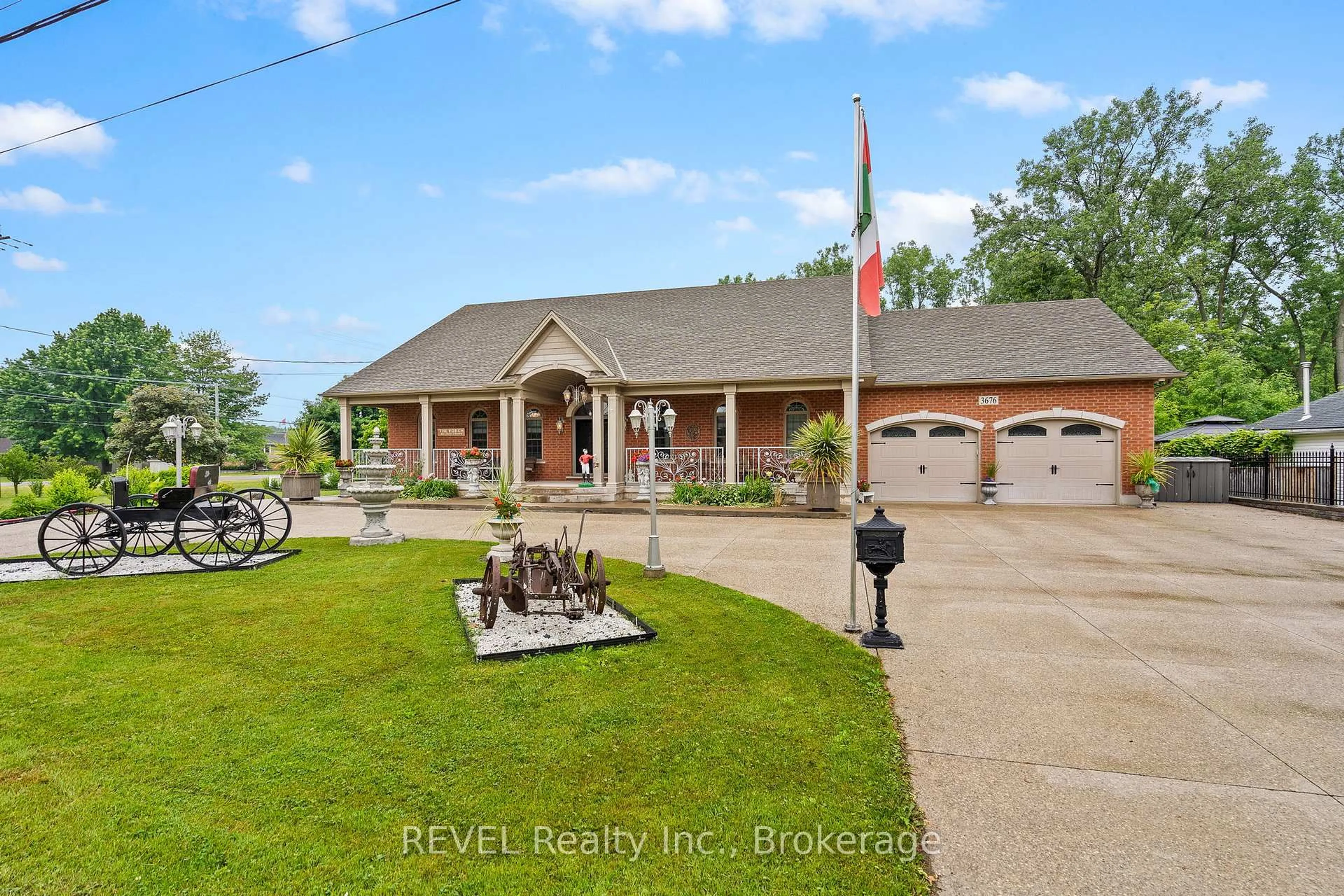 A pic from outside/outdoor area/front of a property/back of a property/a pic from drone, water/lake/river/ocean view for 3676 Rebstock Rd, Fort Erie Ontario L0S 1B0