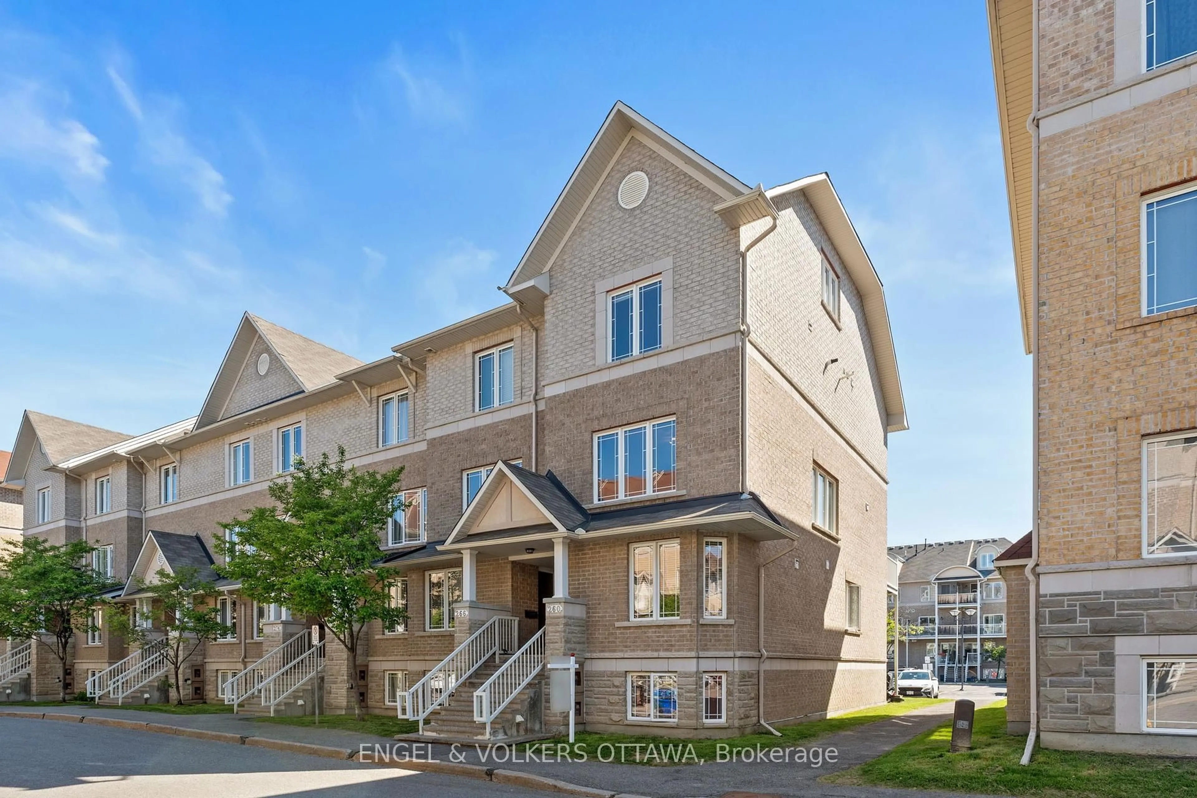 Unknown for 262 Paseo Private, Ottawa Ontario K2G 3N1