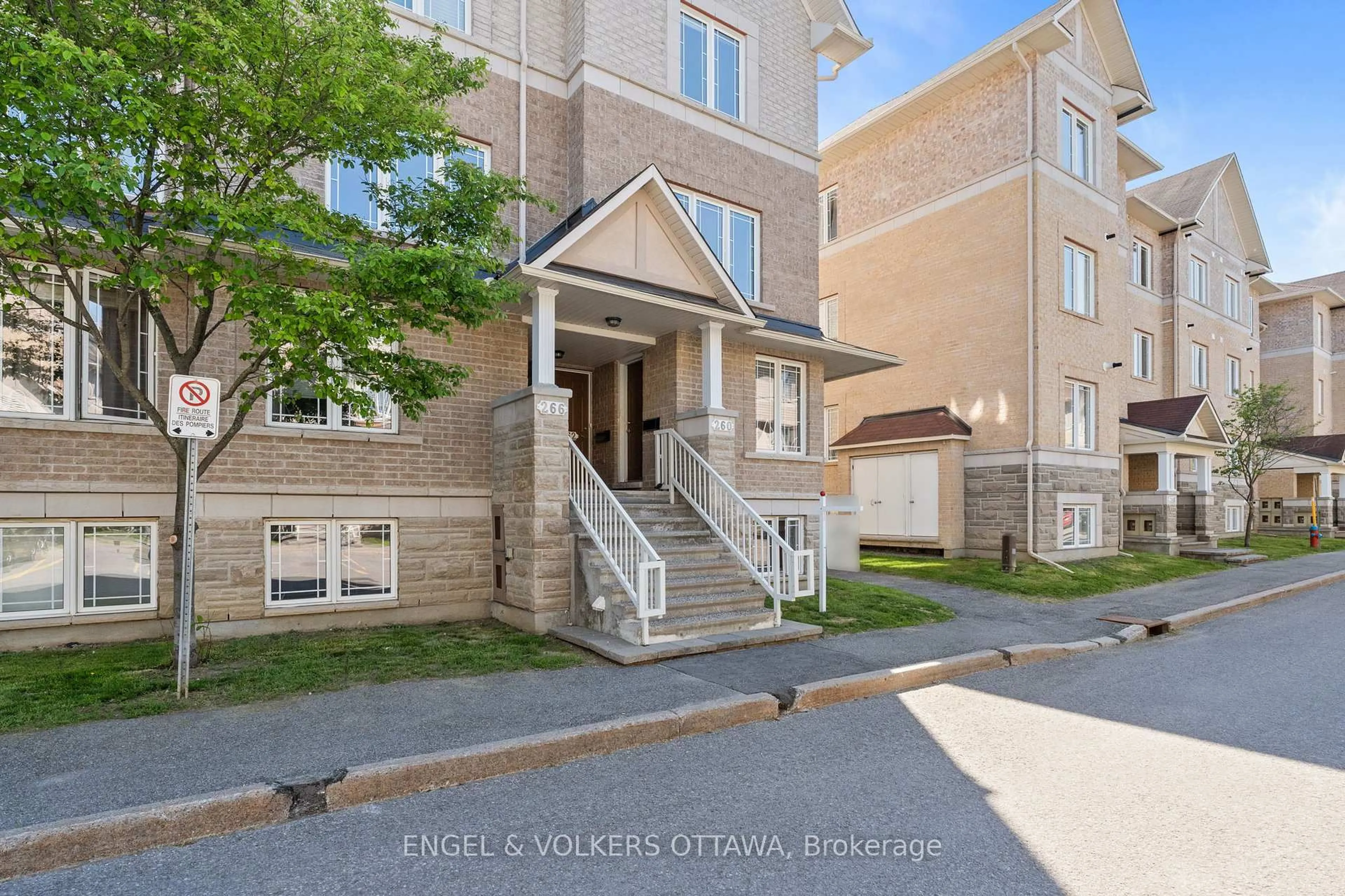 Unknown for 262 Paseo Private, Ottawa Ontario K2G 3N1