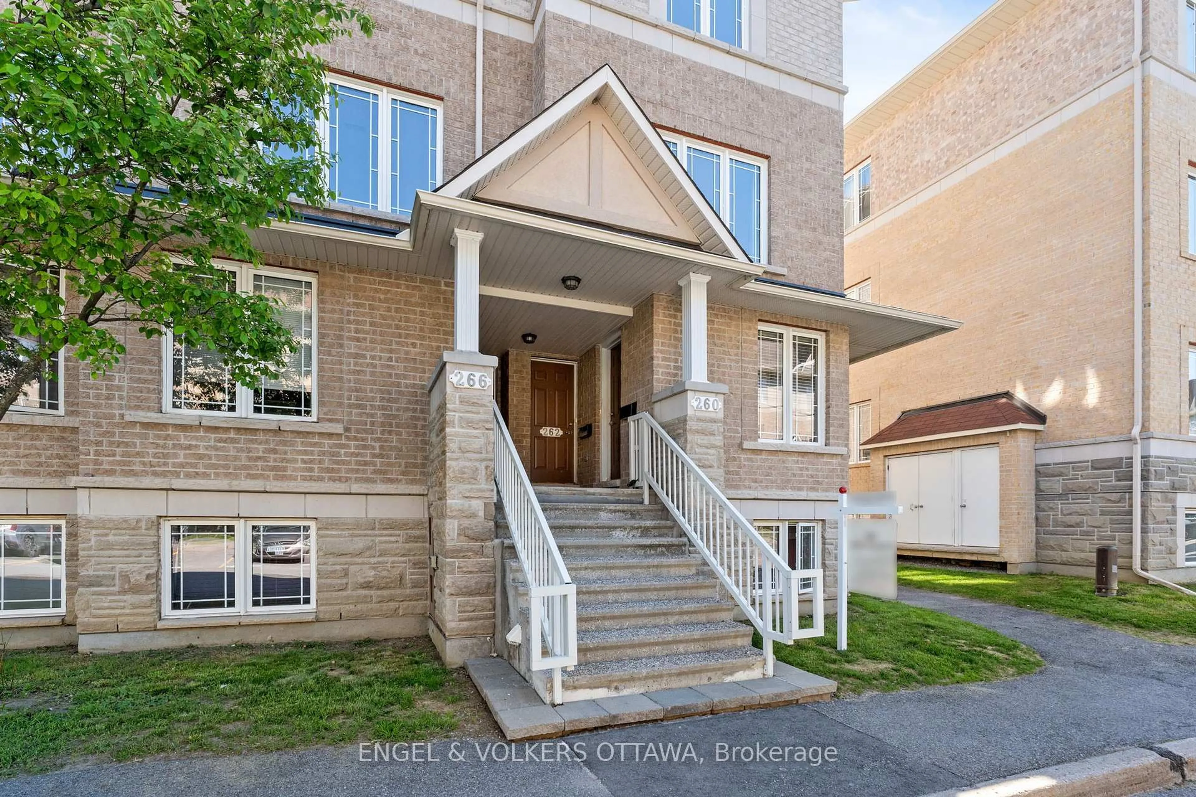 Unknown for 262 Paseo Private, Ottawa Ontario K2G 3N1