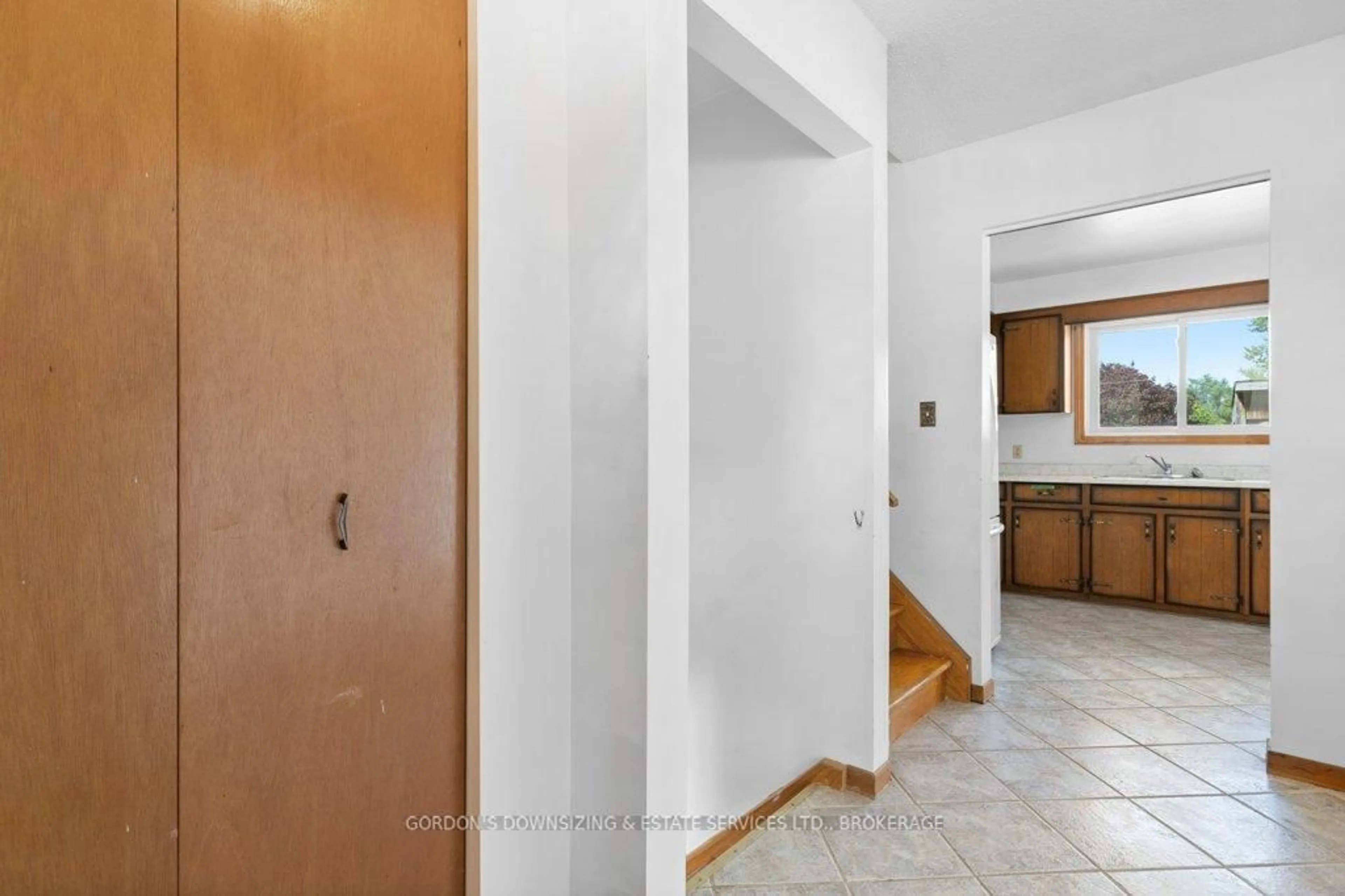 Unknown for 757 Louis Crt, Kingston Ontario K7M 6E9