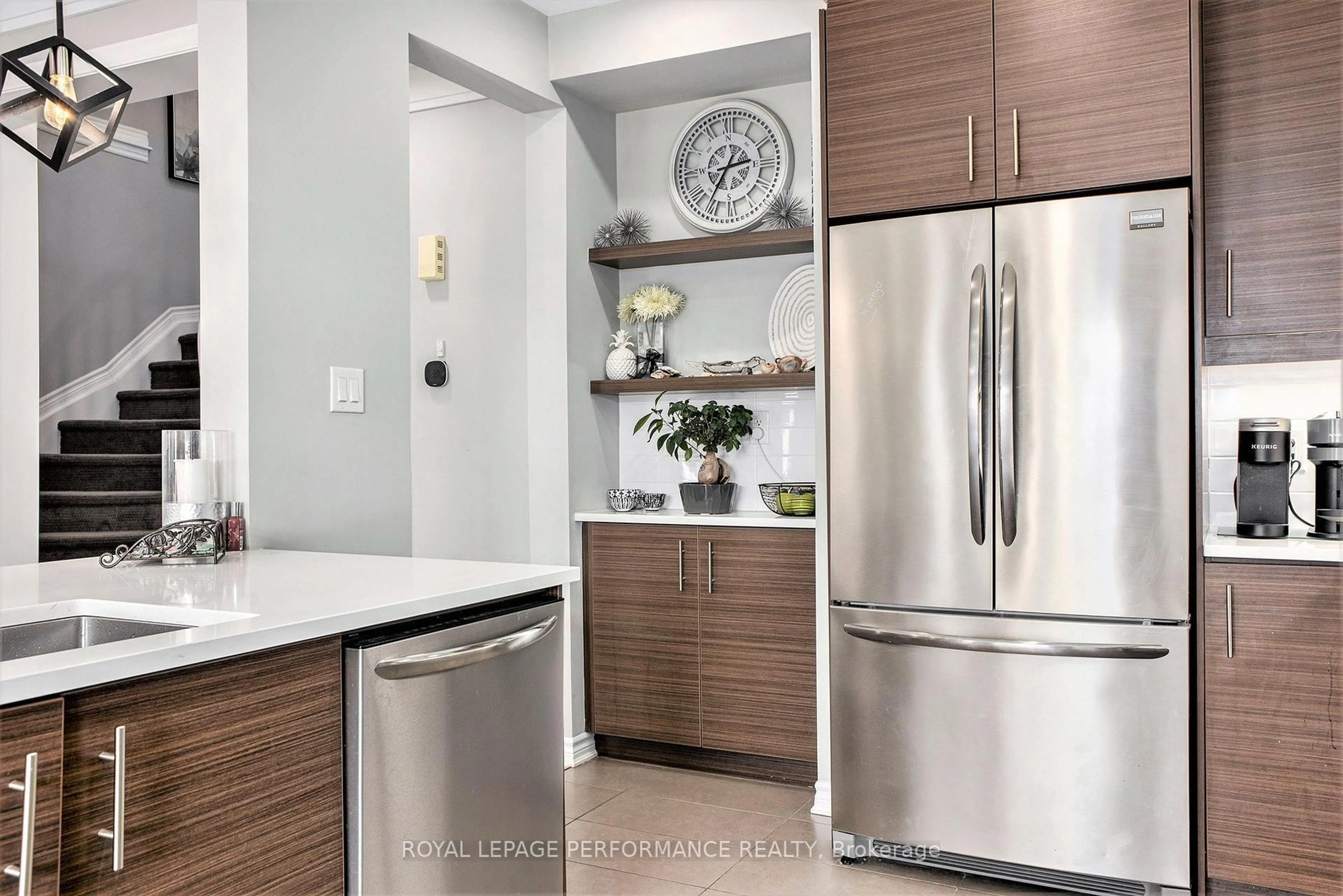 Contemporary kitchen, unknown for 106 Sweetvalley Dr, Ottawa Ontario K4A 1A4