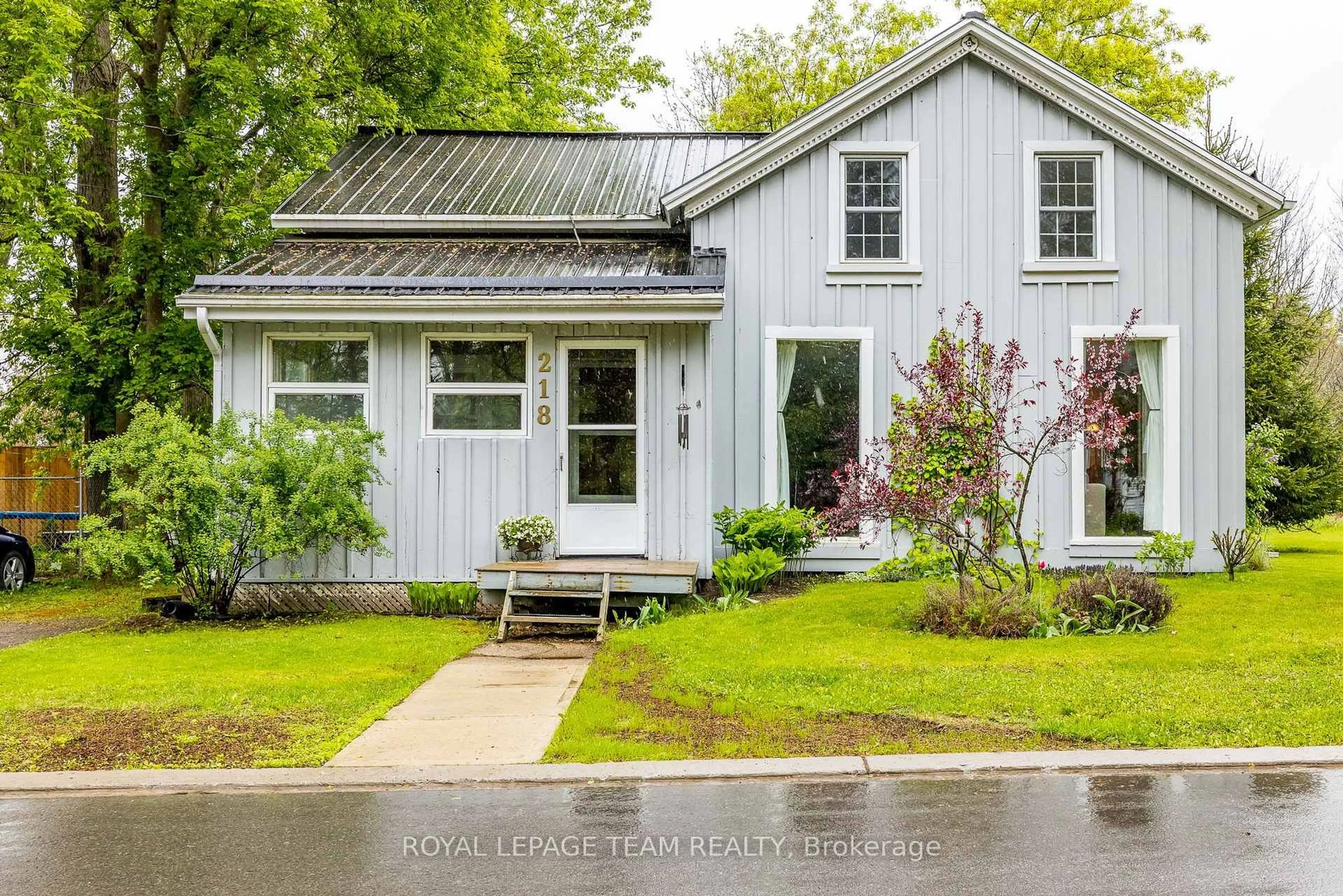 Home with vinyl exterior material, street for 218 Lewis St, Merrickville-Wolford Ontario K0G 1N0