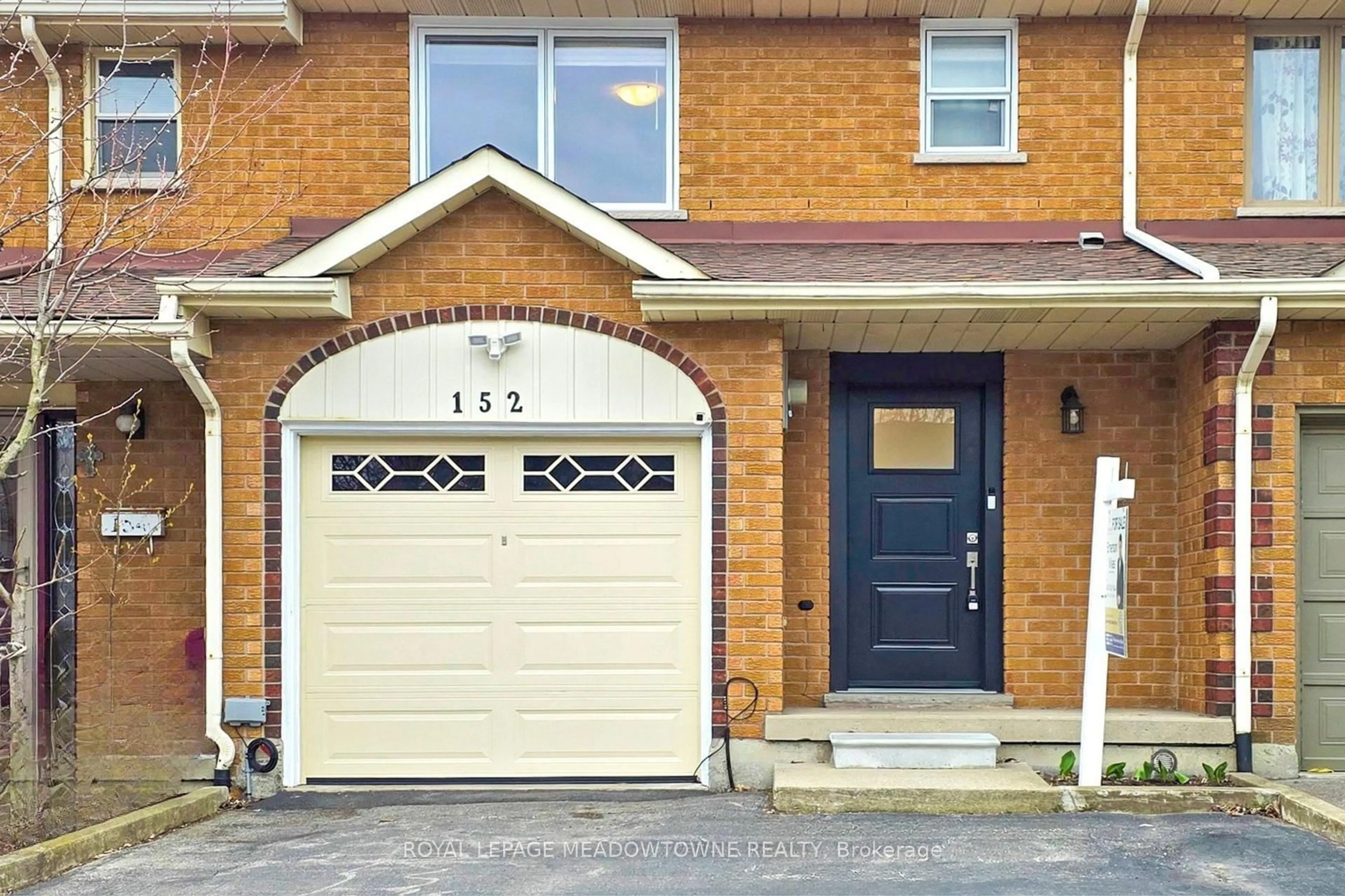 Home with brick exterior material, street for 152 Essling Ave, Hamilton Ontario L9B 2H9
