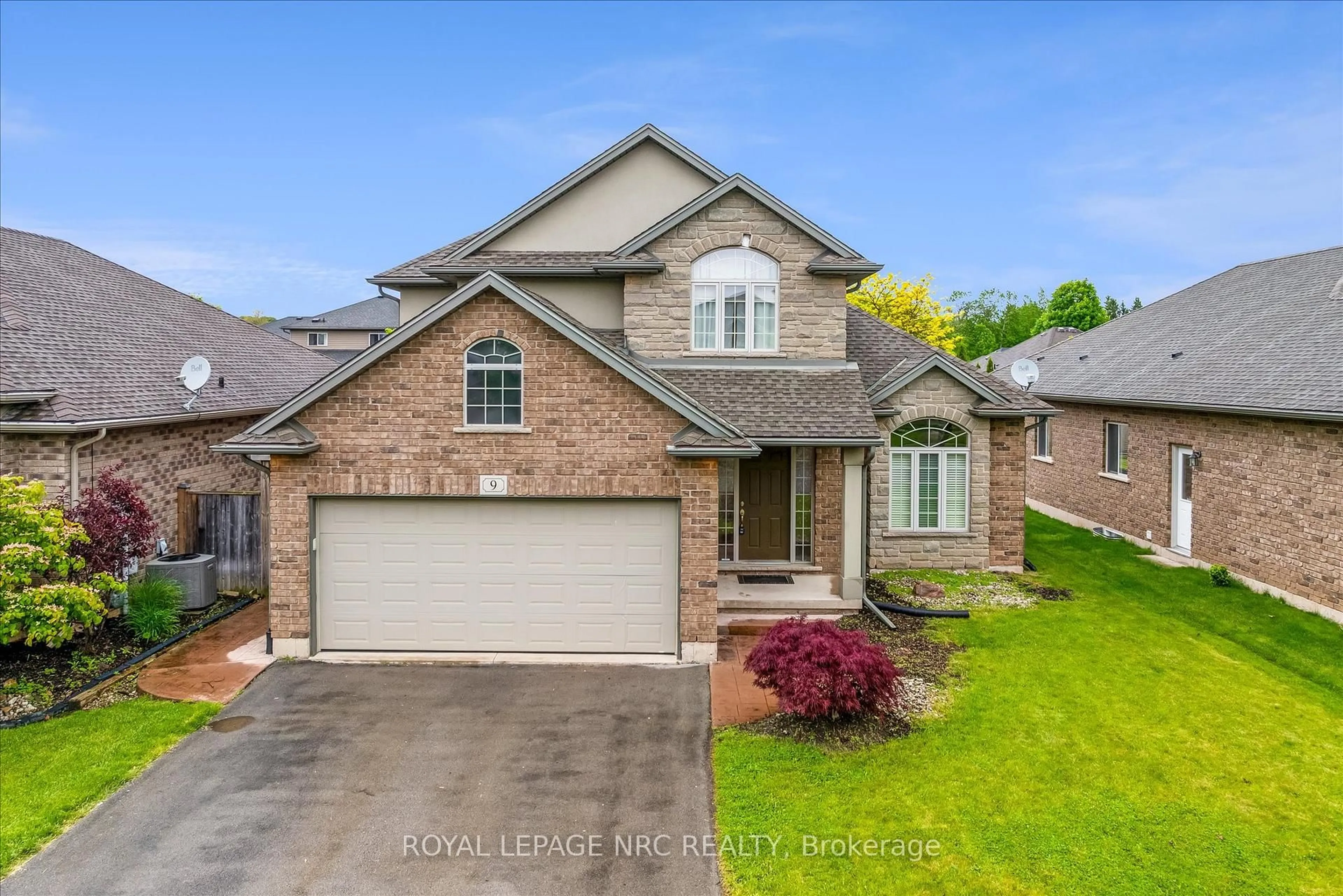 Home with brick exterior material, street for 9 Cooper Crt, Pelham Ontario L0S 1E4