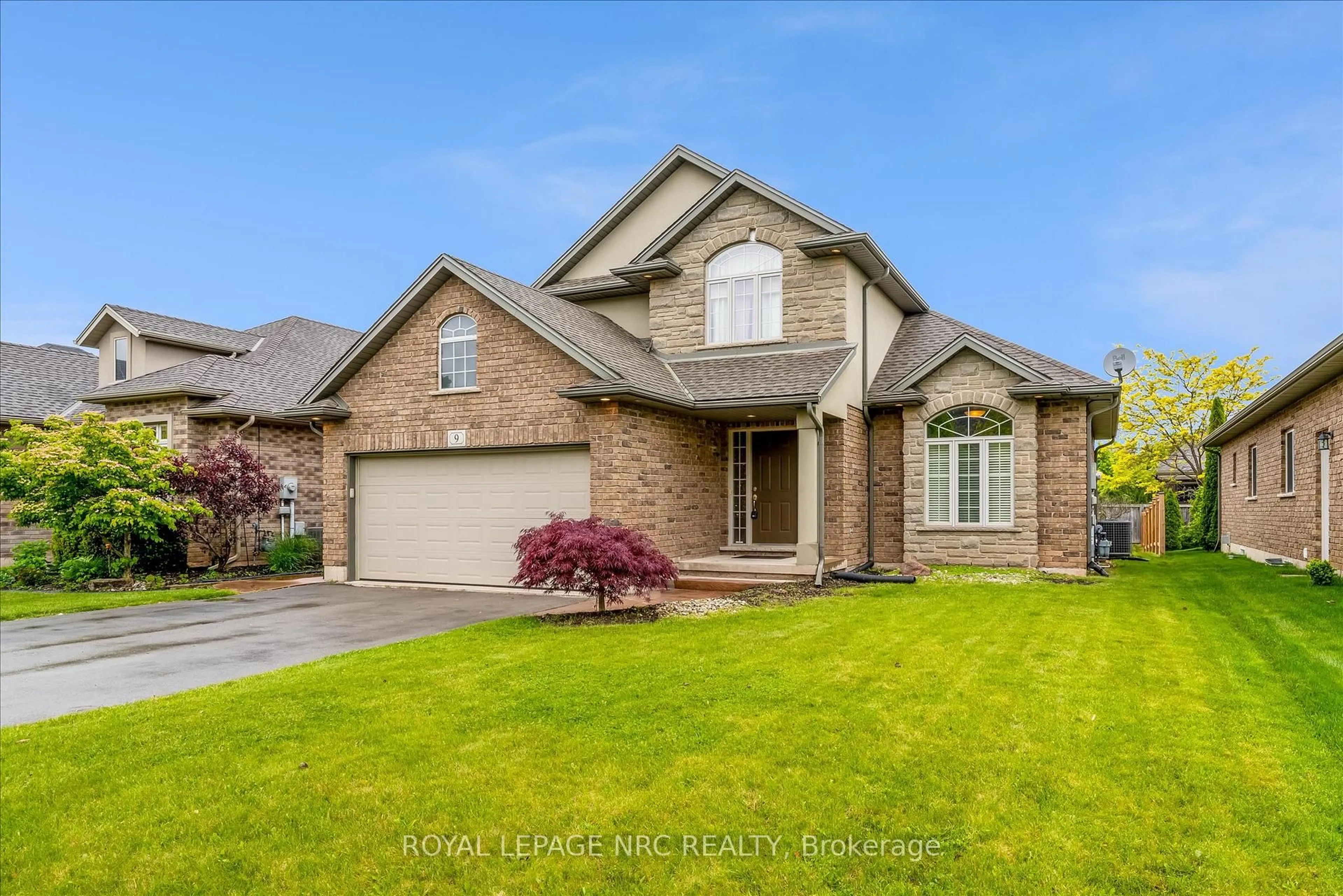 Home with brick exterior material, street for 9 Cooper Crt, Pelham Ontario L0S 1E4
