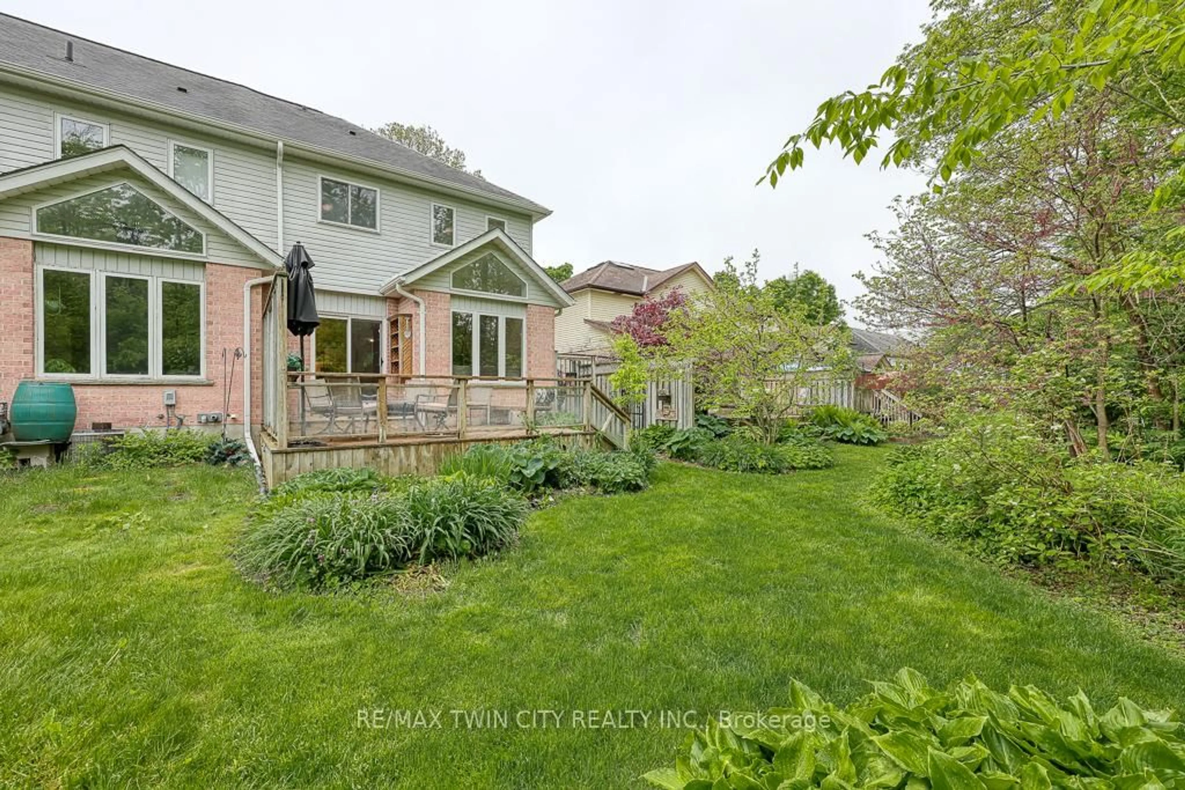 Patio, street for 20 Forrest Ave #7, Wilmot Ontario N3A 1Y2