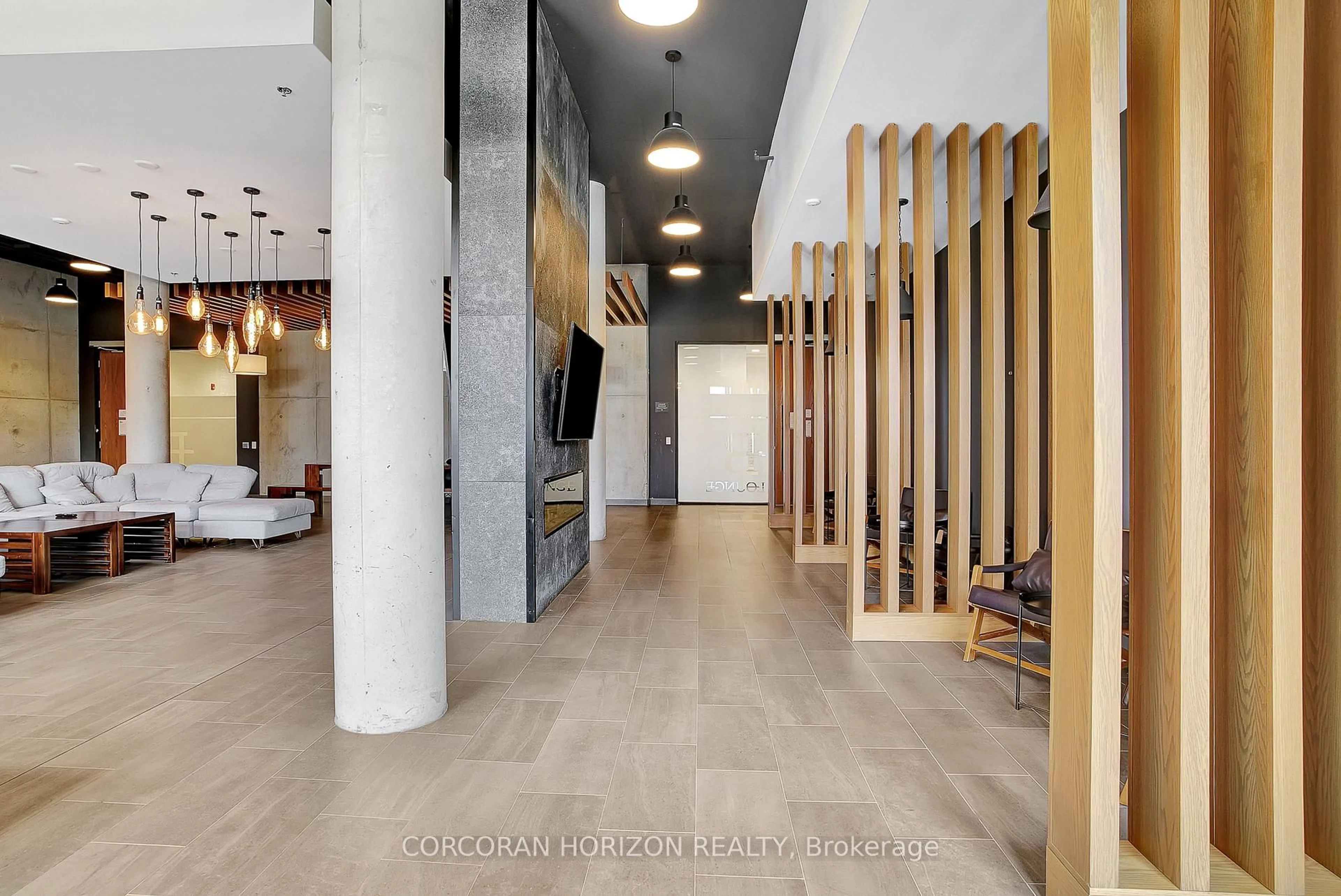 Indoor foyer for 255 Northfield Dr #209, Waterloo Ontario N2J 4G8