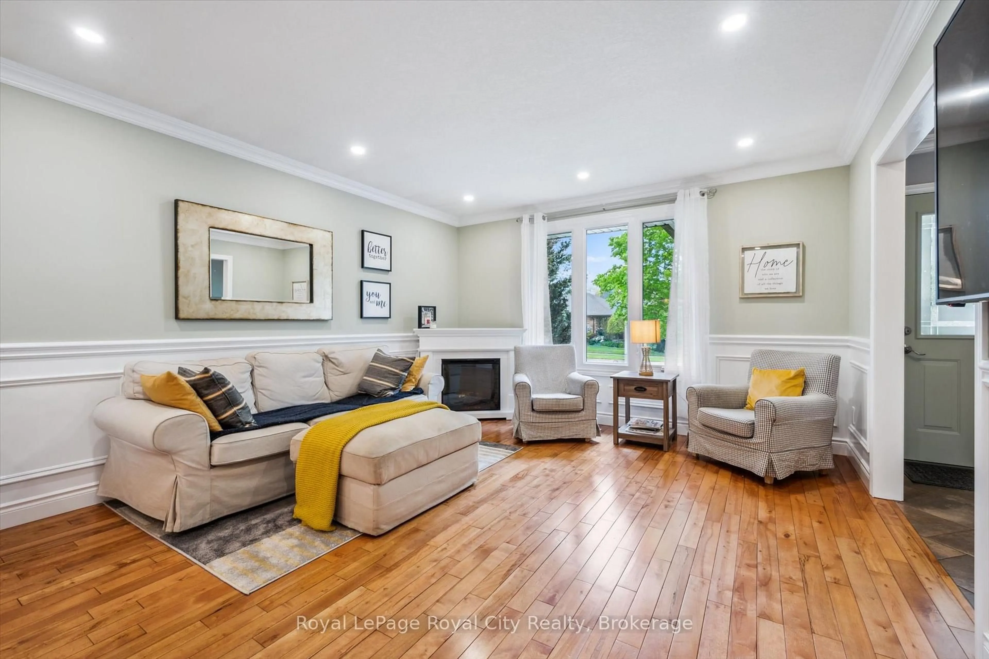 Living room with furniture, unknown for 138 Pheasant Run Dr, Guelph Ontario N1C 1B3