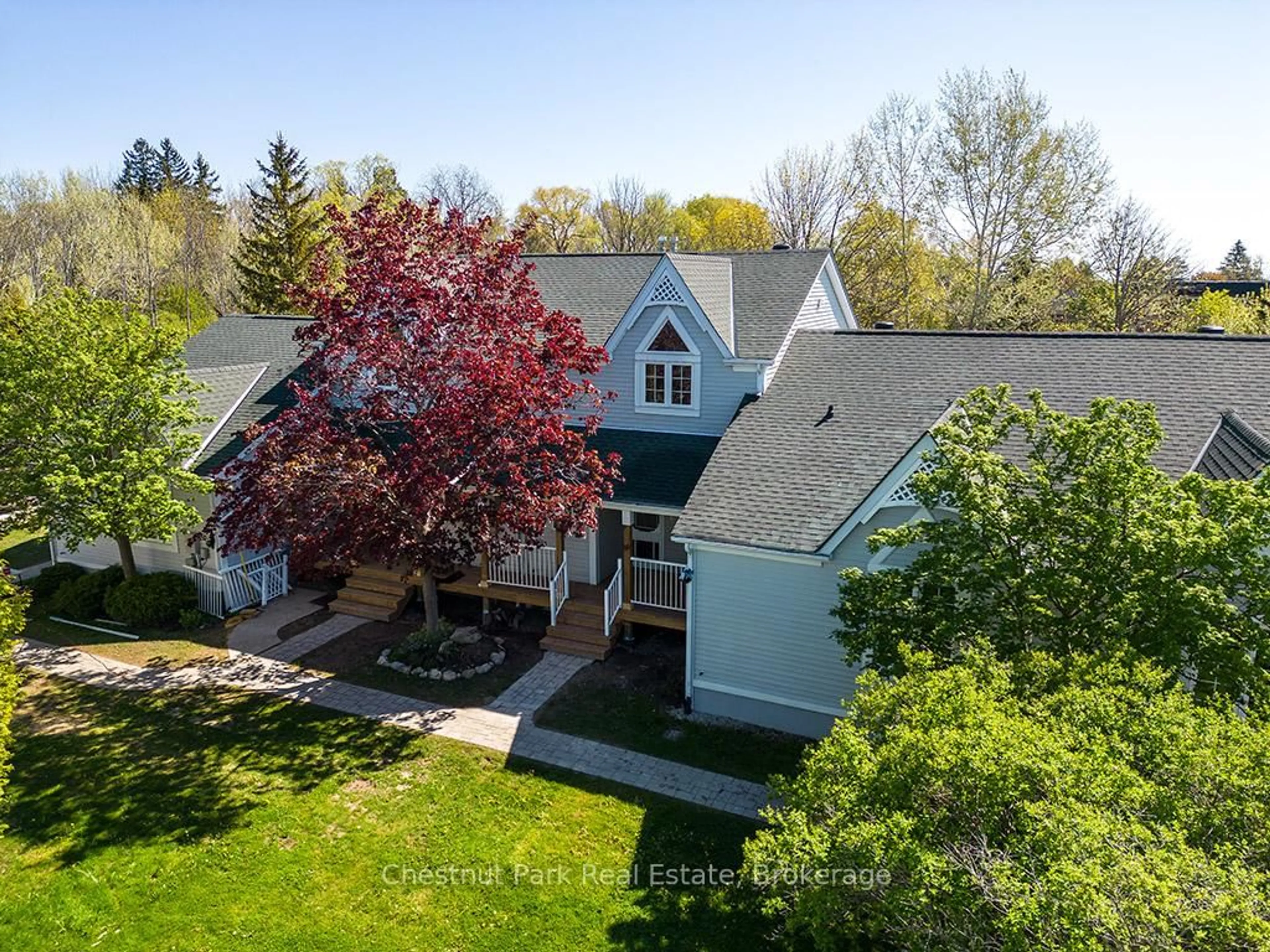 A pic from outside/outdoor area/front of a property/back of a property/a pic from drone, unknown for 83 Victoria St #4, Meaford Ontario N4L 1R4