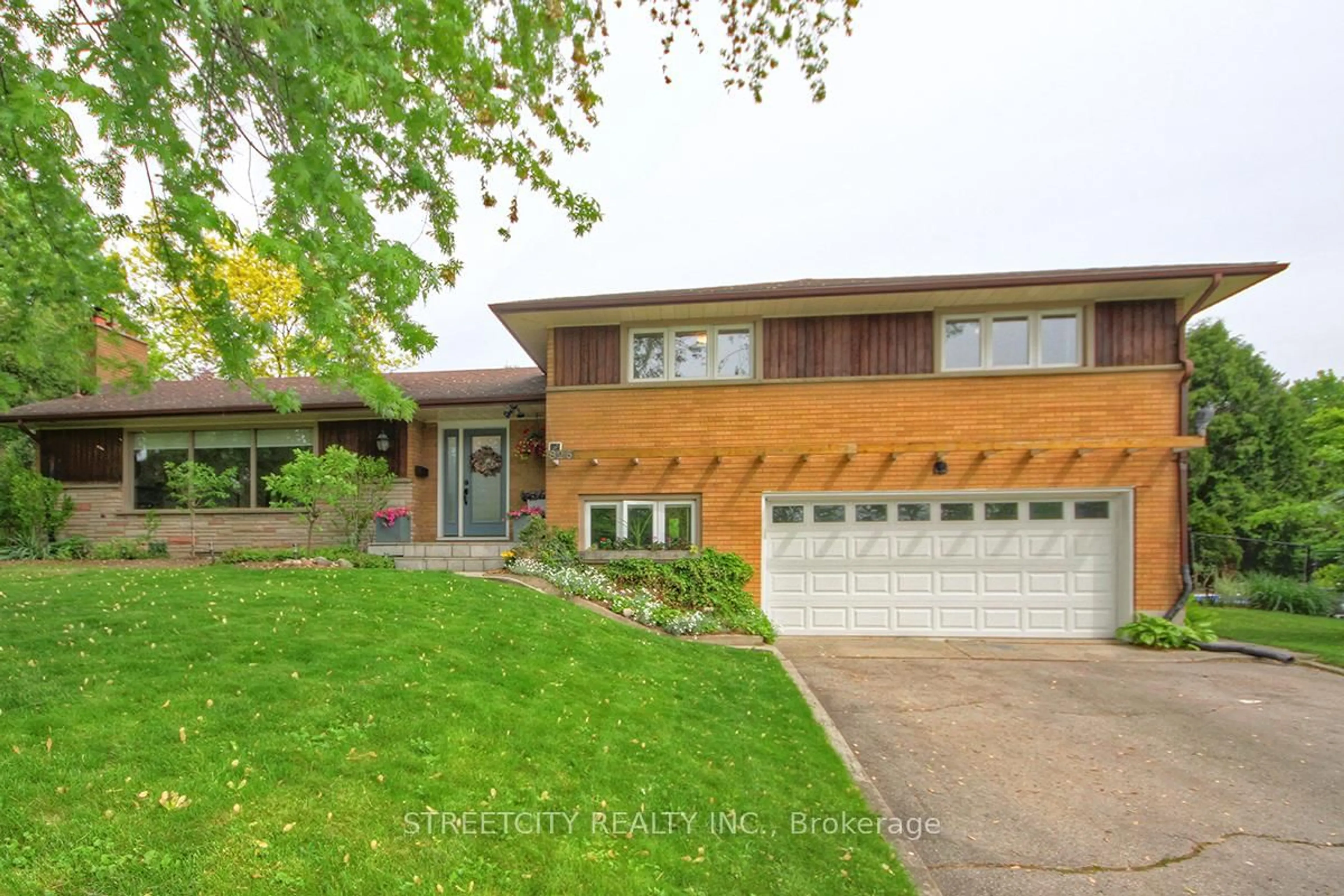 Home with brick exterior material, street for 825 Clearview Ave, London North Ontario N6H 2N1