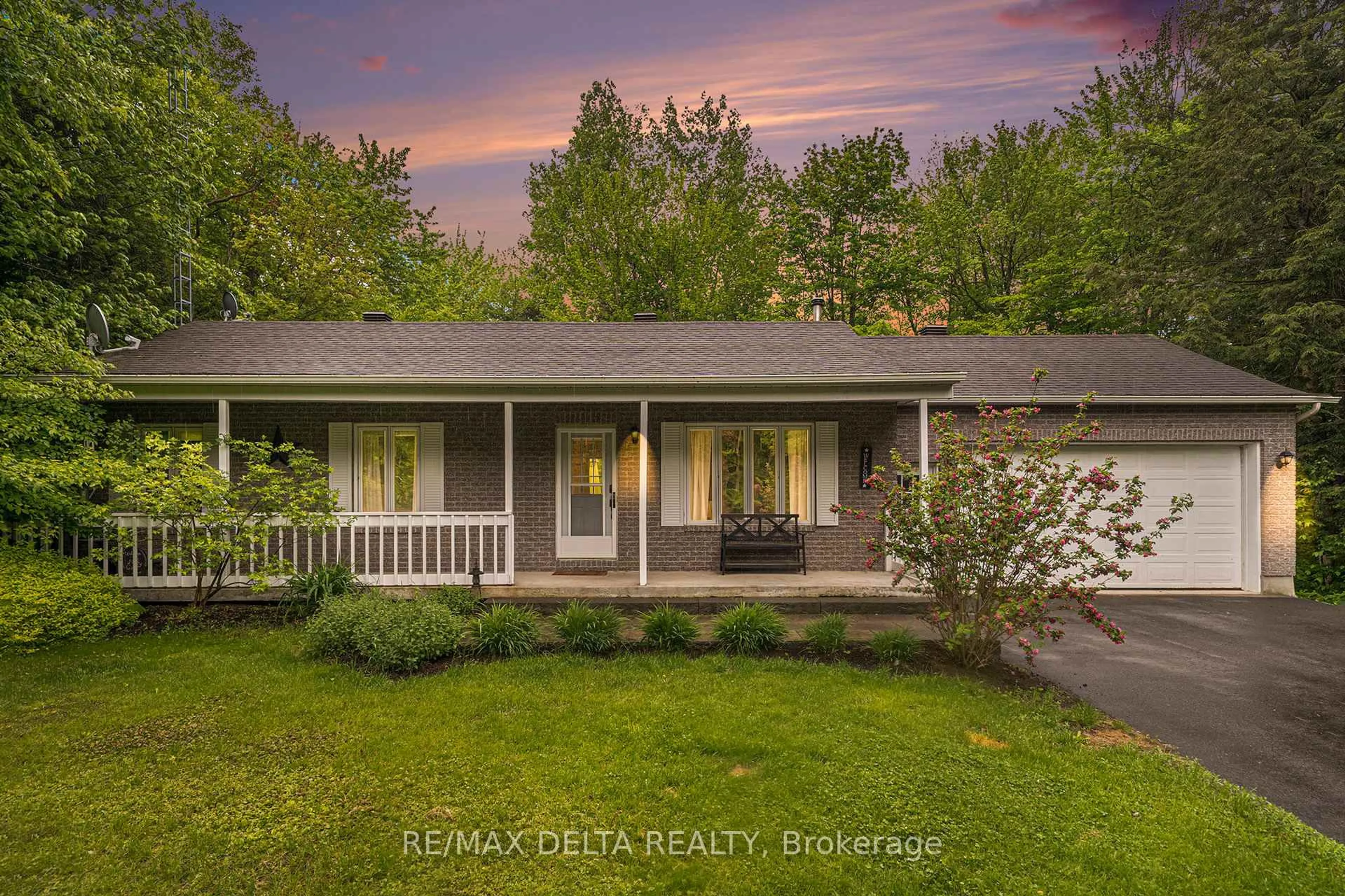A pic from outside/outdoor area/front of a property/back of a property/a pic from drone, unknown for 176 Con 5 Plantagenet Rd, Alfred and Plantagenet Ontario K0B 1L0