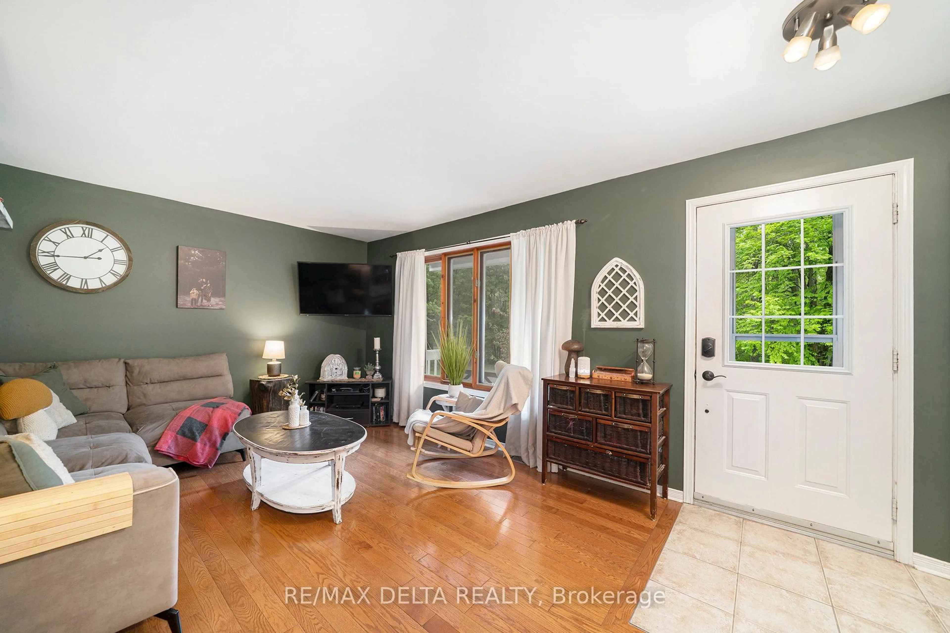 Living room with furniture, unknown for 176 Con 5 Plantagenet Rd, Alfred and Plantagenet Ontario K0B 1L0