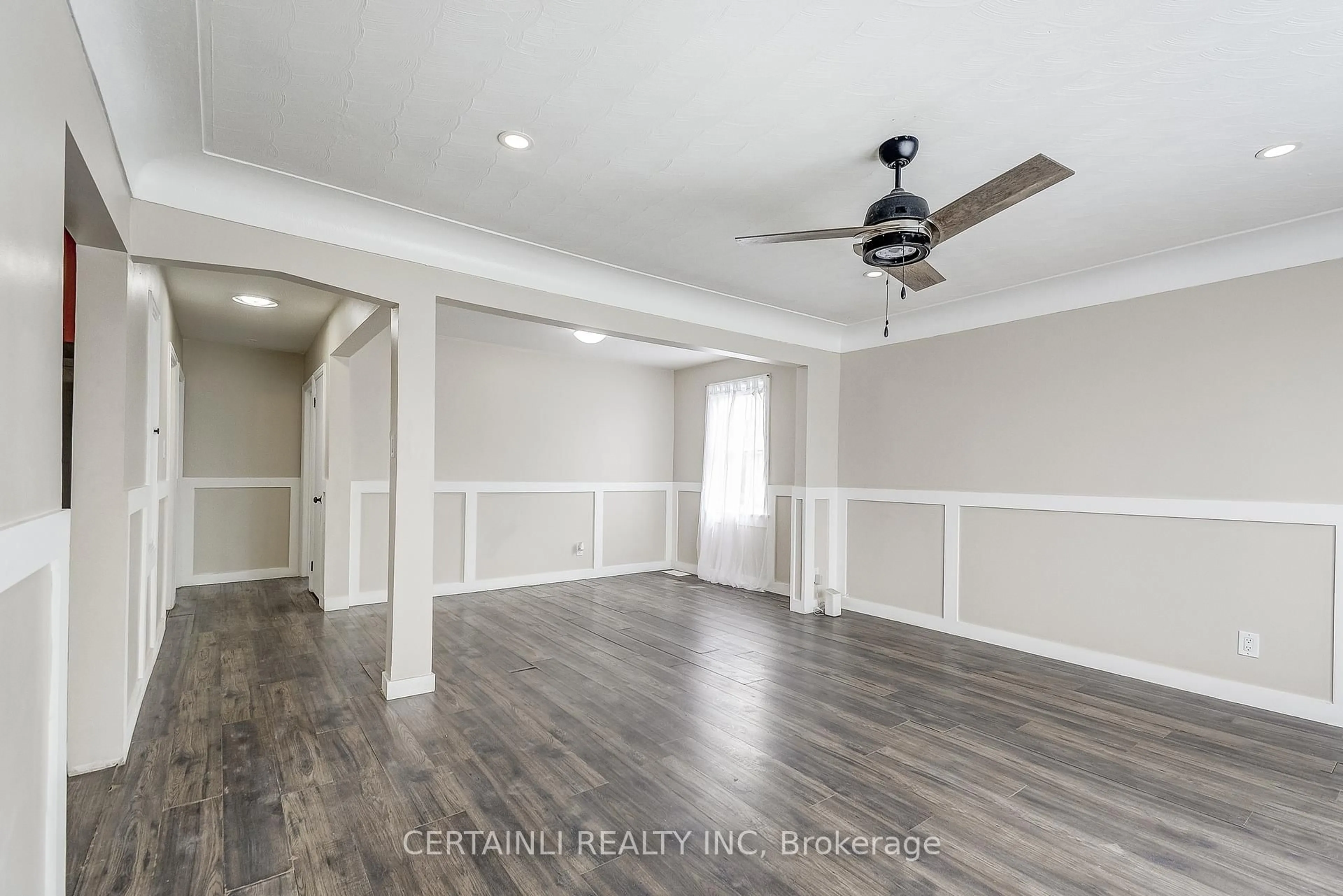 A pic of a room for 355 East 21st St, Hamilton Ontario L8V 2V1