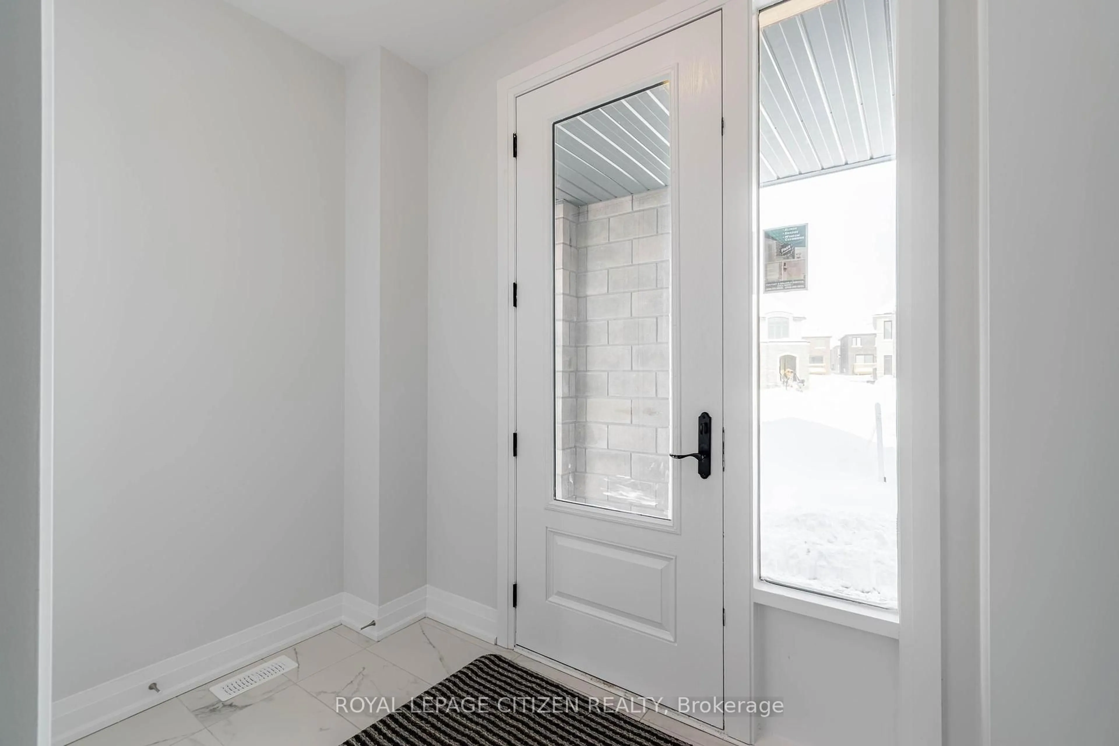 Indoor entryway for 31 Harding Crt, Woodstock Ontario N4T 0P8
