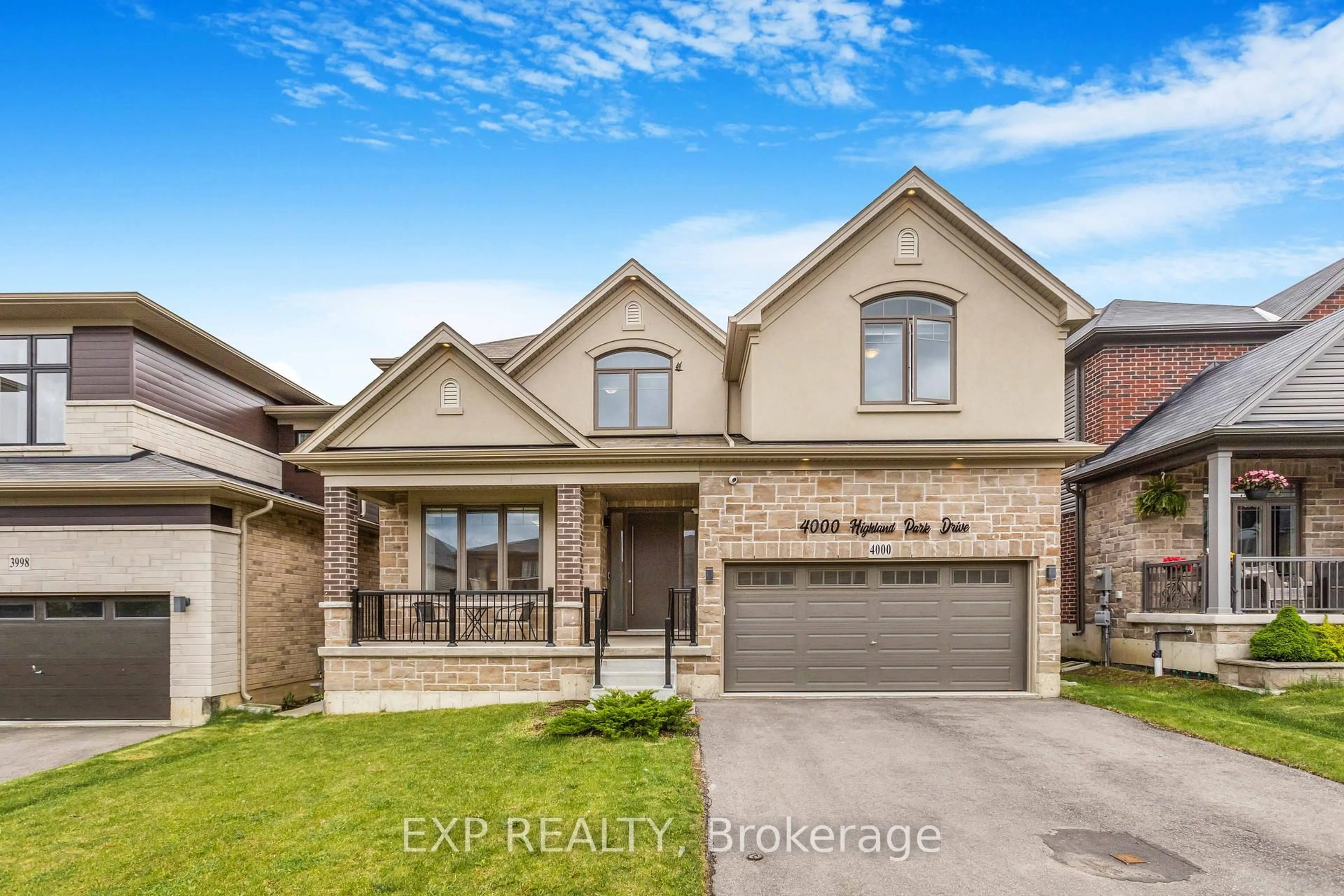 Home with brick exterior material, street for 4000 Highland Park Dr, Lincoln Ontario L3J 0T1