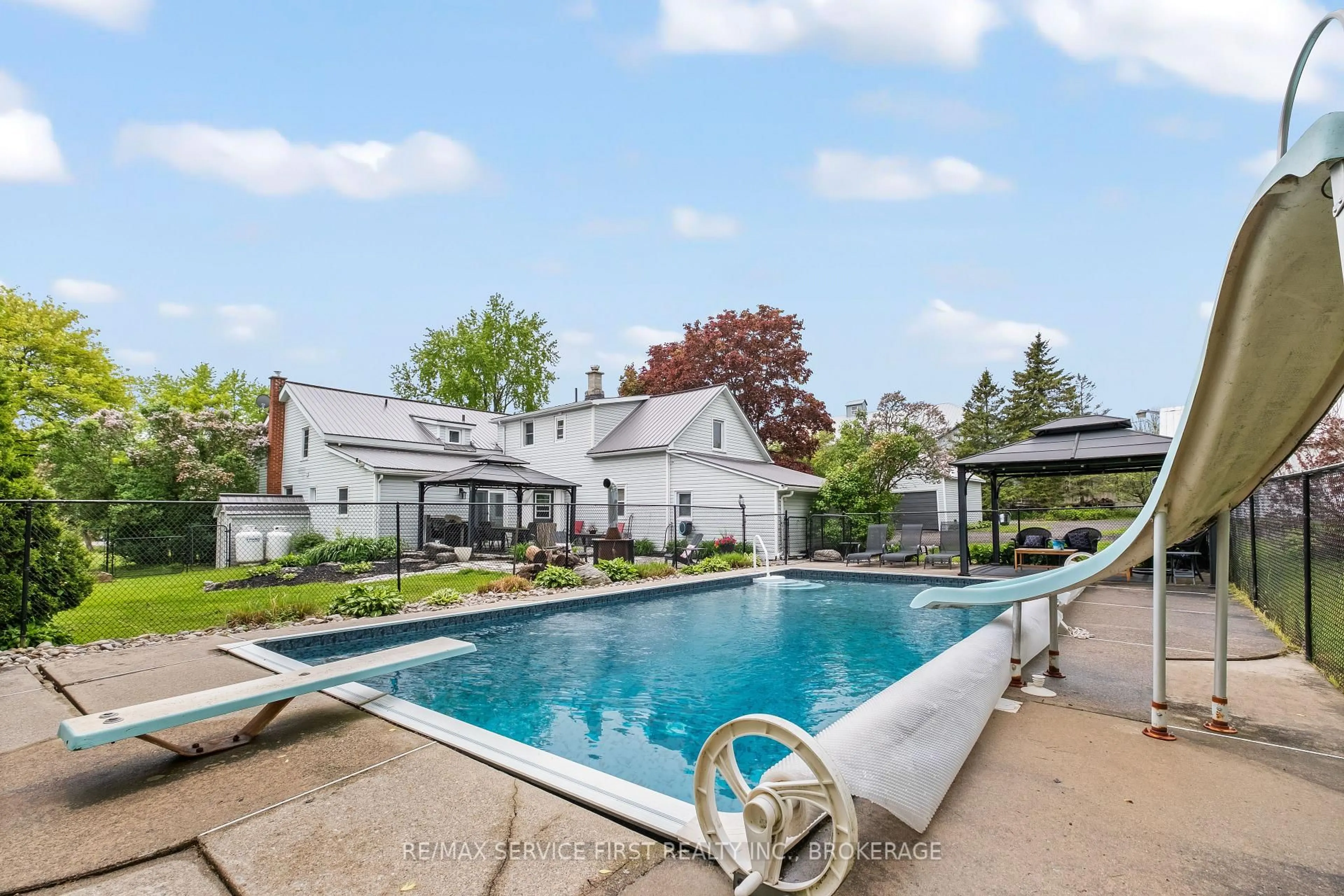 Pool for 3674 Princess St, Kingston Ontario K7L 4V2