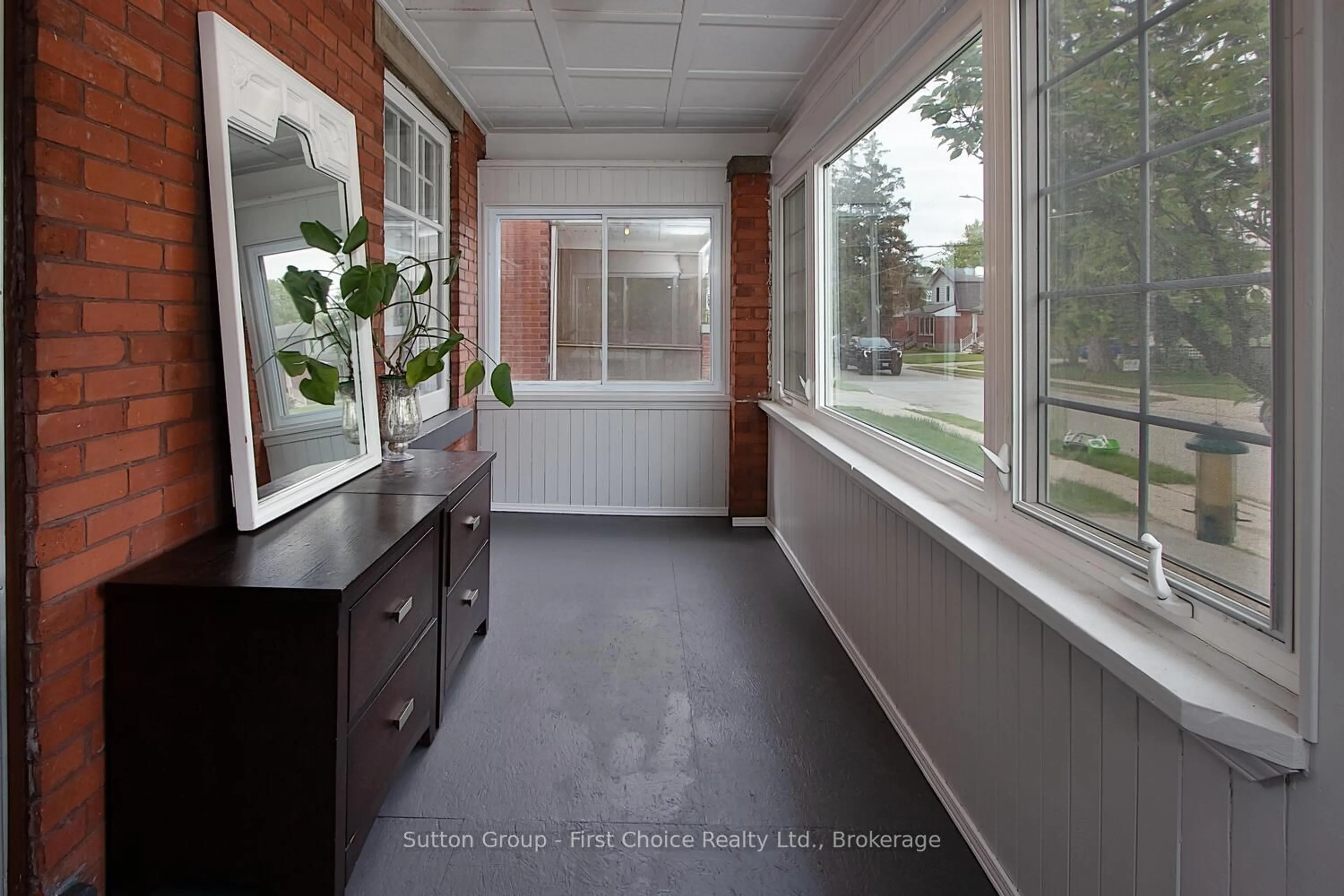 Indoor entryway for 62 Louise St, Stratford Ontario N5A 2E4