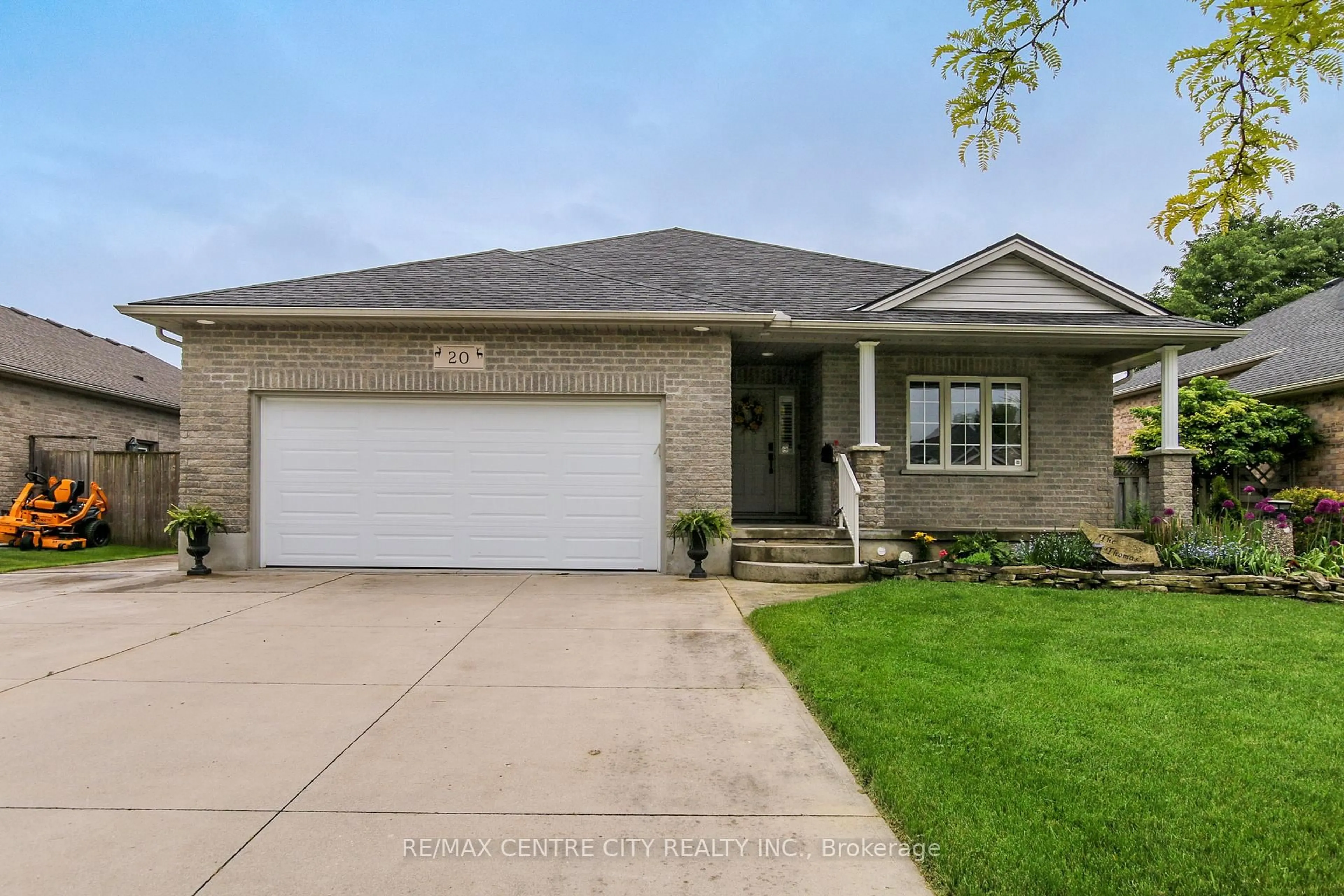 Home with brick exterior material, street for 20 STEEPLECHASE Crt, St. Thomas Ontario N5R 6H5