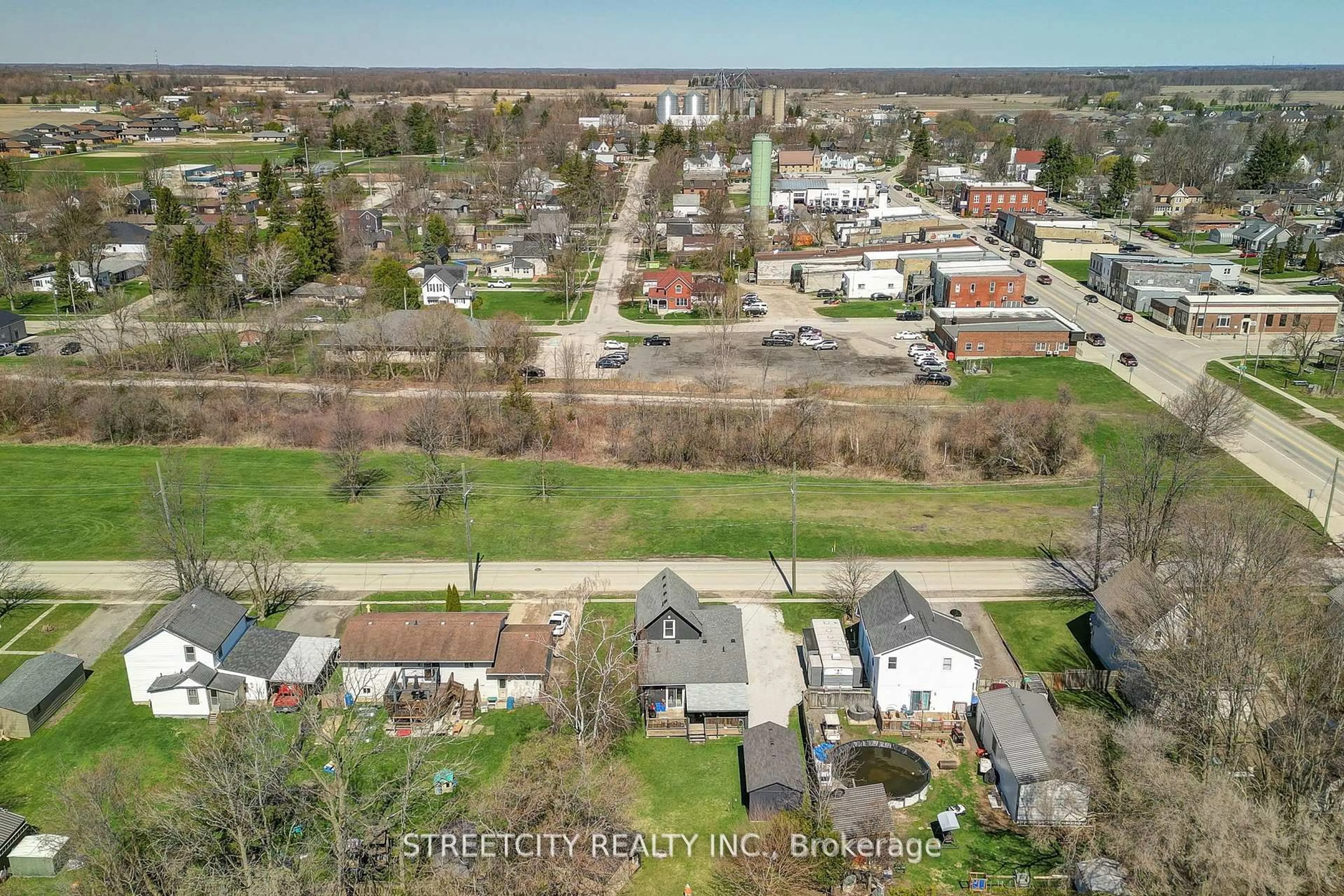 A pic from outside/outdoor area/front of a property/back of a property/a pic from drone, street for 236 Marsh Line, Dutton/Dunwich Ontario N0L 1J0