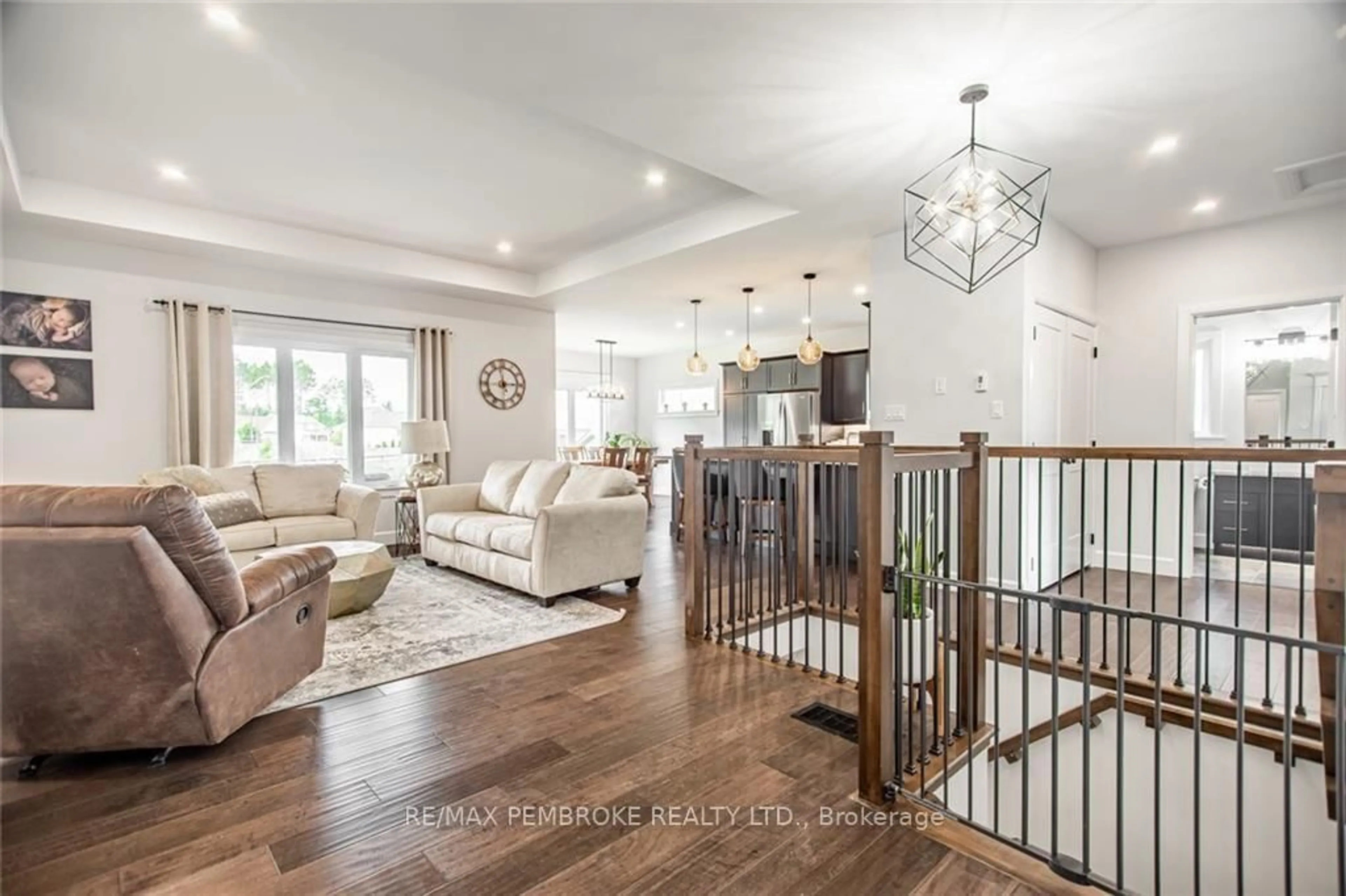 Open concept kitchen, wood/laminate floor for 370 Murphy Rd, Petawawa Ontario K8H 2W8