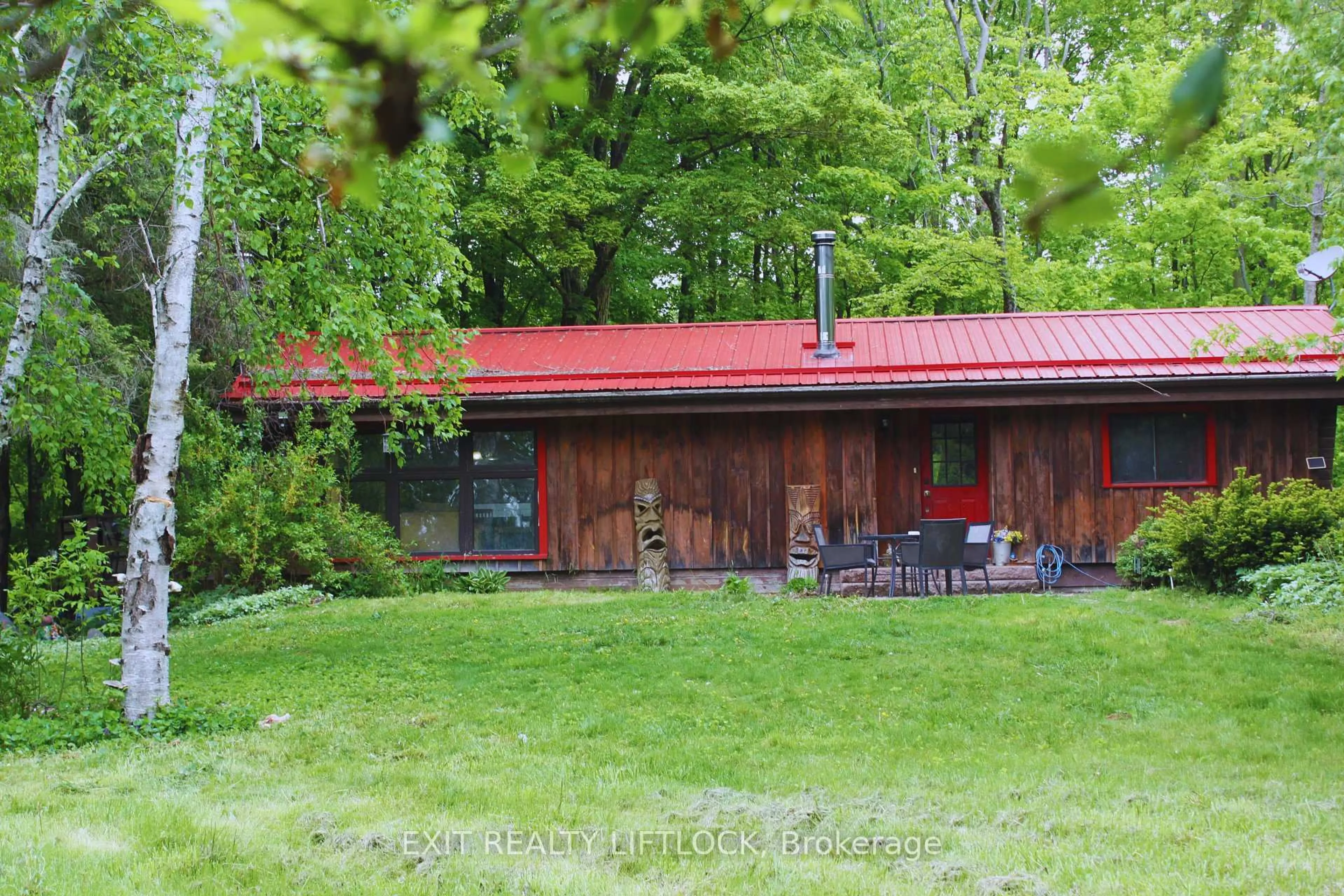 Patio, unknown for 332 T-Way Dr, Cavan Monaghan Ontario L0A 1G0