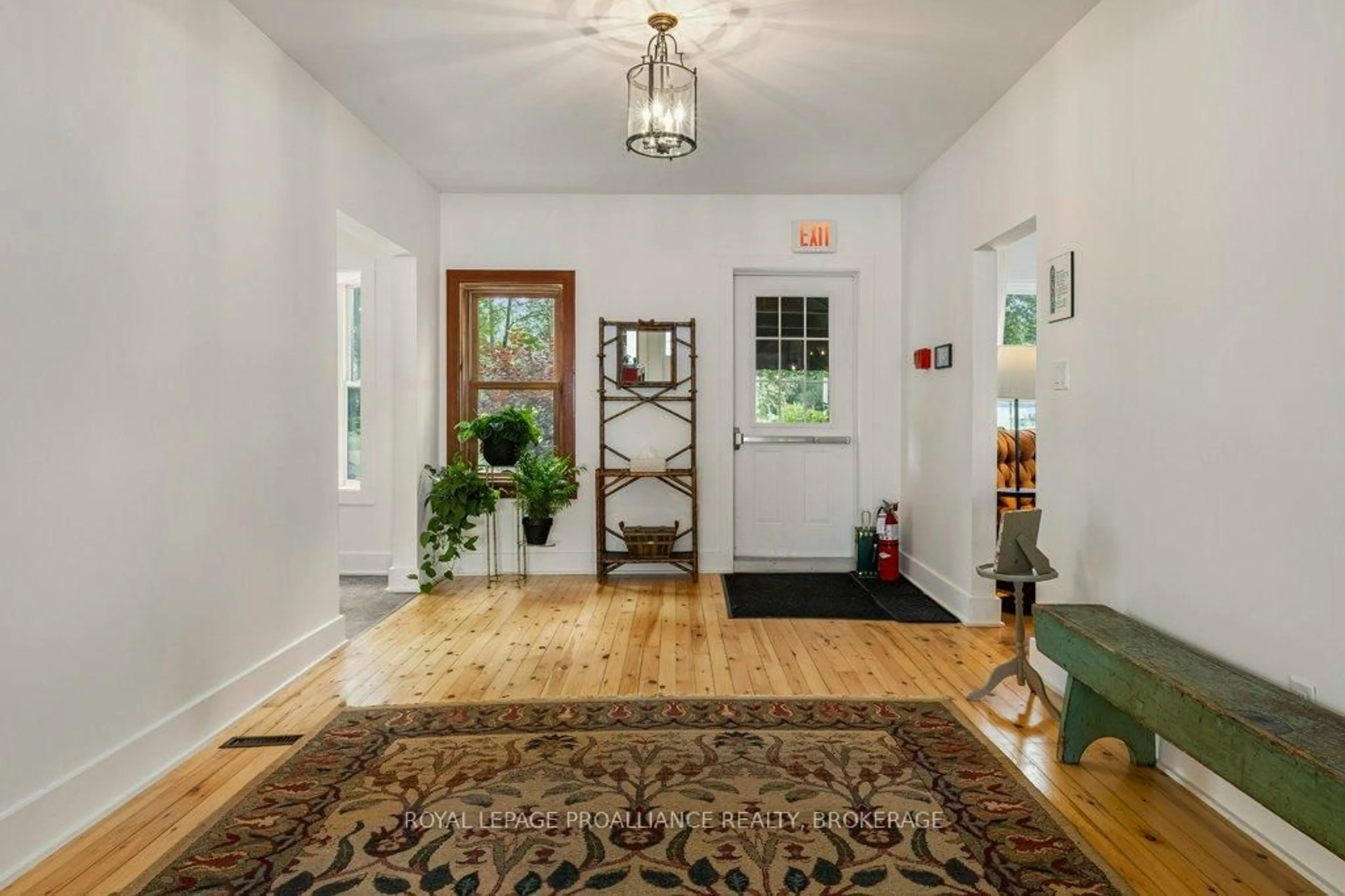Indoor foyer for 89 WALDO'S WAY Lane, Wolfe Island Ontario K0H 2Y0
