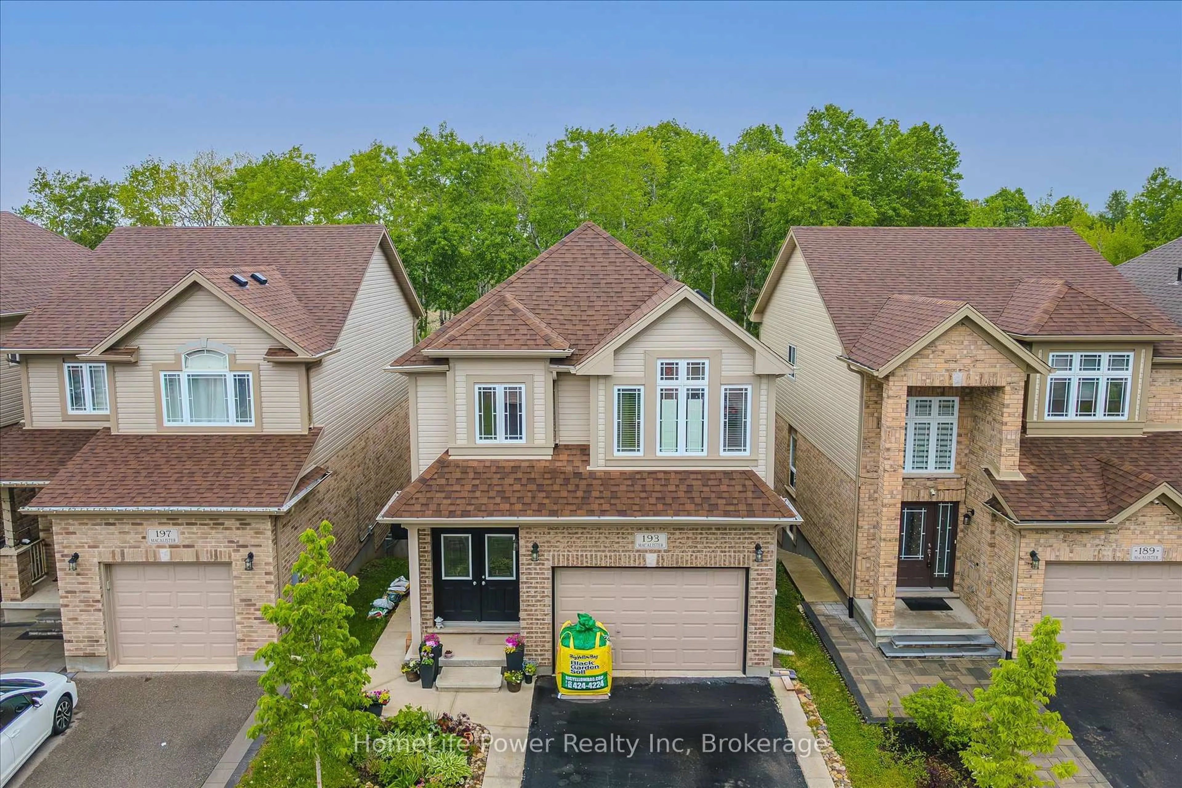 A pic from outside/outdoor area/front of a property/back of a property/a pic from drone, street for 193 Macalister Blvd, Guelph Ontario N1G 0G8