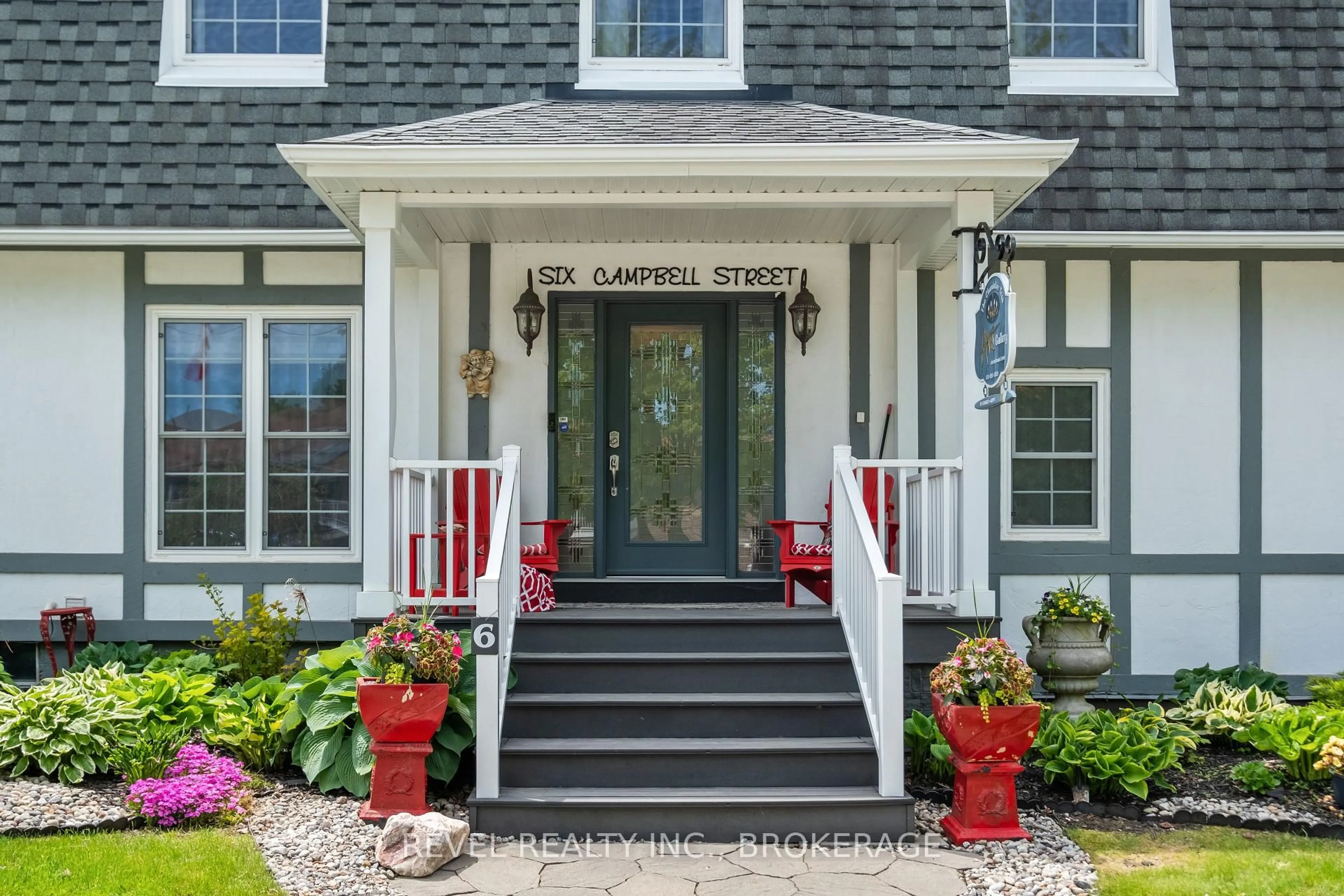 Indoor entryway for 6 Campbell St, Rideau Lakes Ontario K0G 1V0