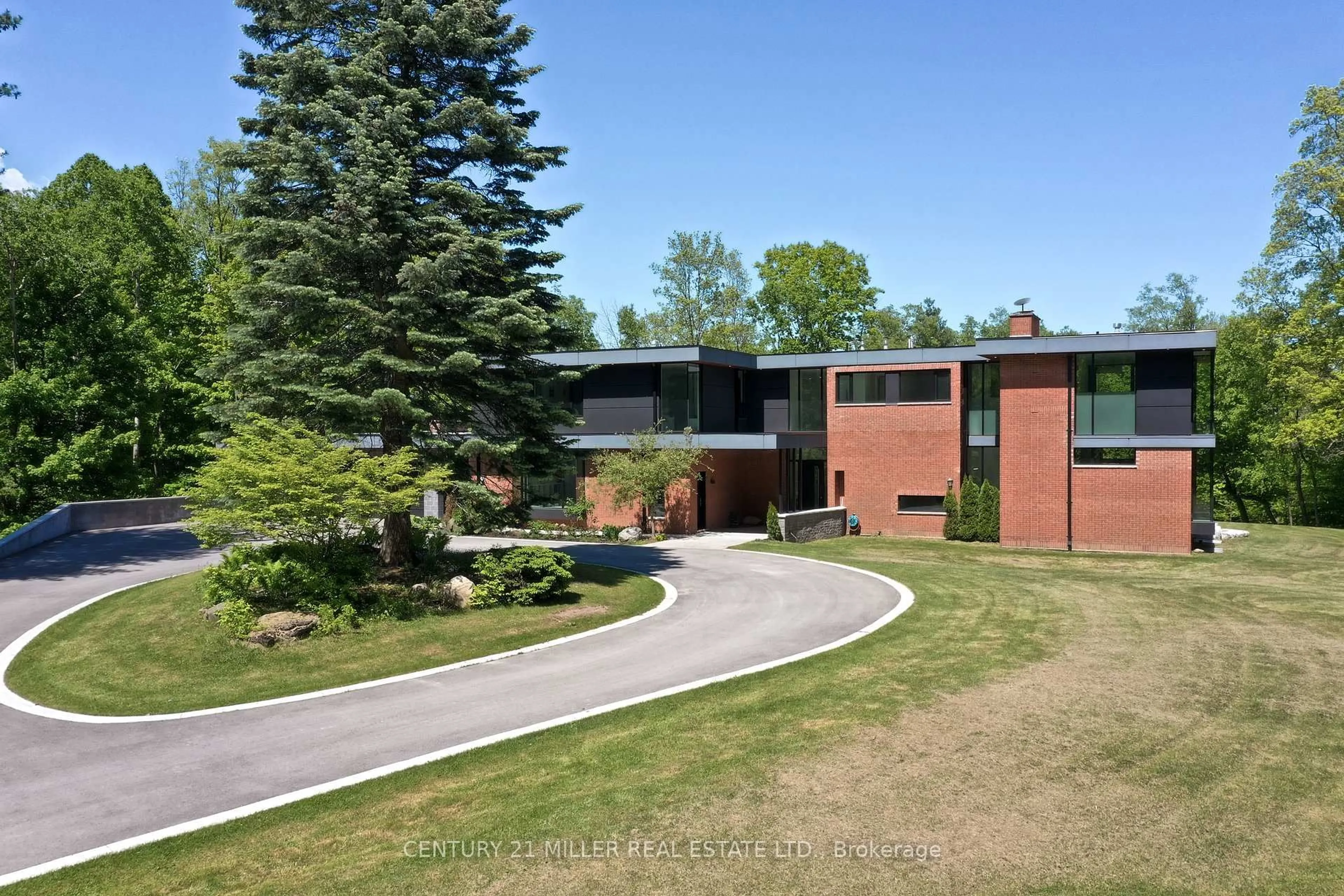 Home with brick exterior material, street for 140 Gravel Pit Rd, Hamilton Ontario L9H 5E3