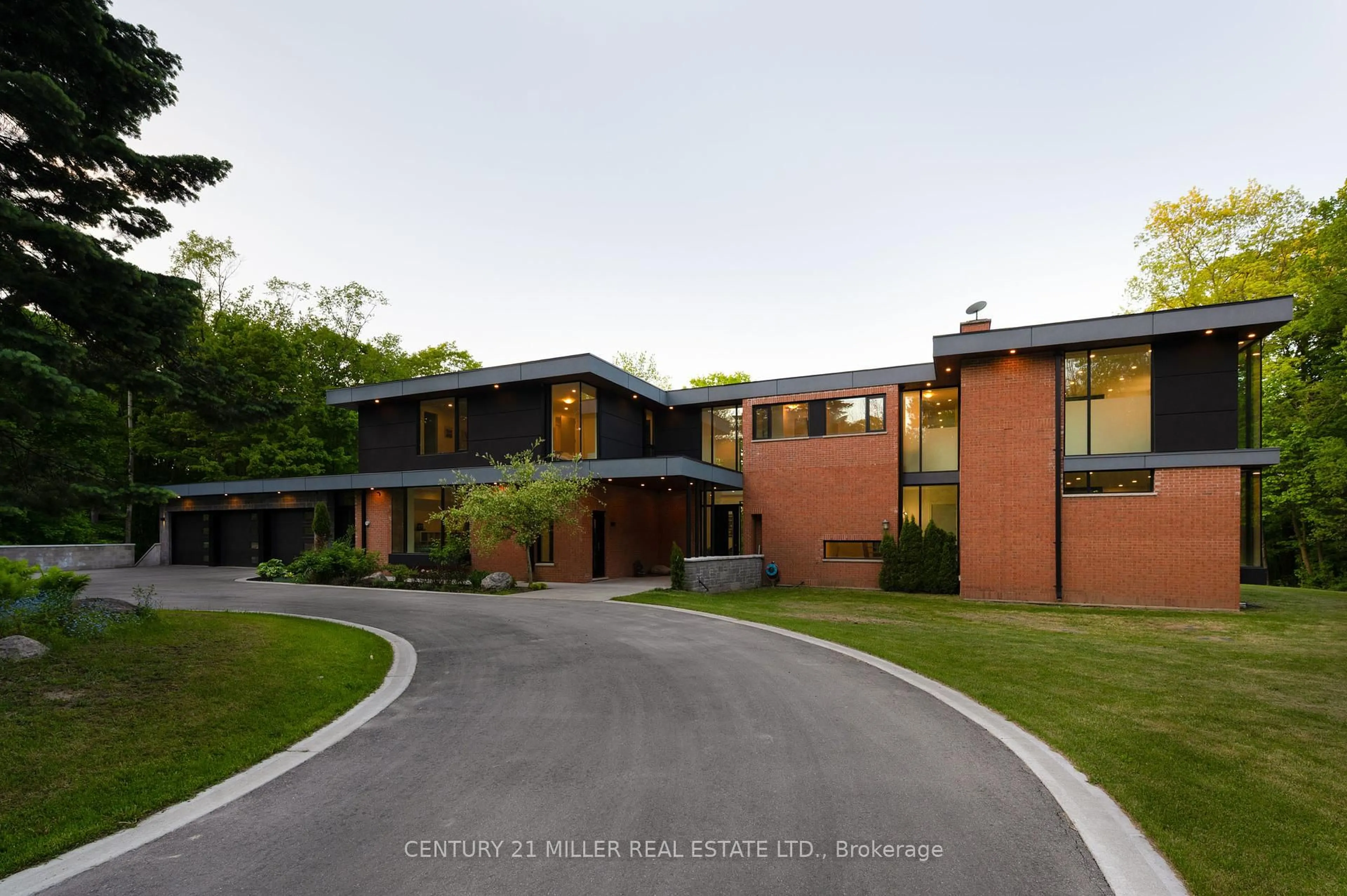 Home with brick exterior material, street for 140 Gravel Pit Rd, Hamilton Ontario L9H 5E3