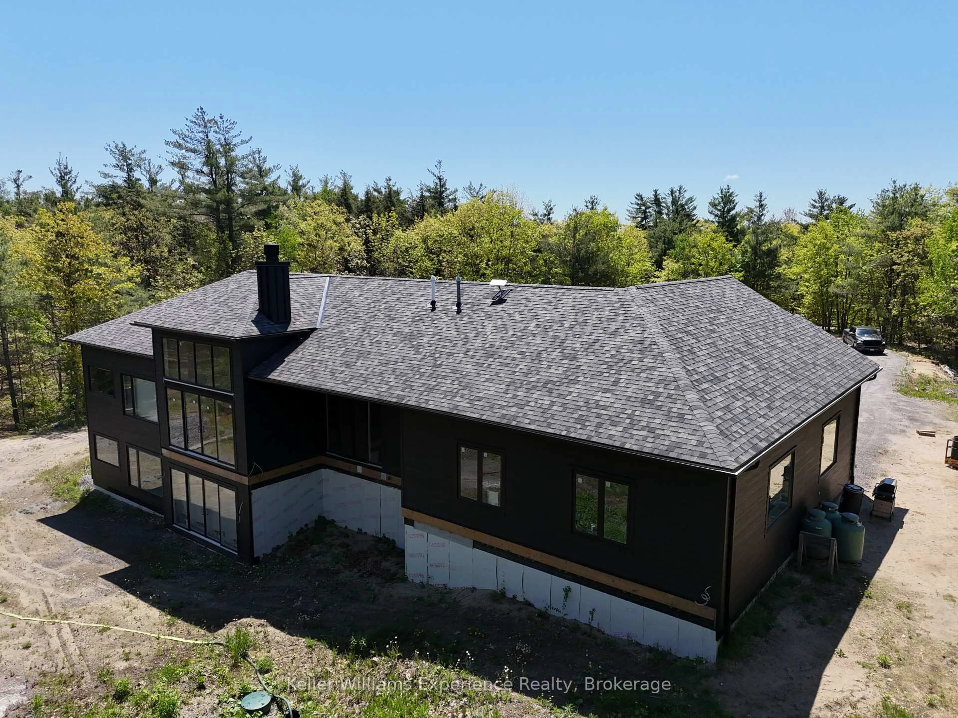 A pic from outside/outdoor area/front of a property/back of a property/a pic from drone, building for 1052 Buckeye Rd, Muskoka Lakes Ontario P0C 1H0
