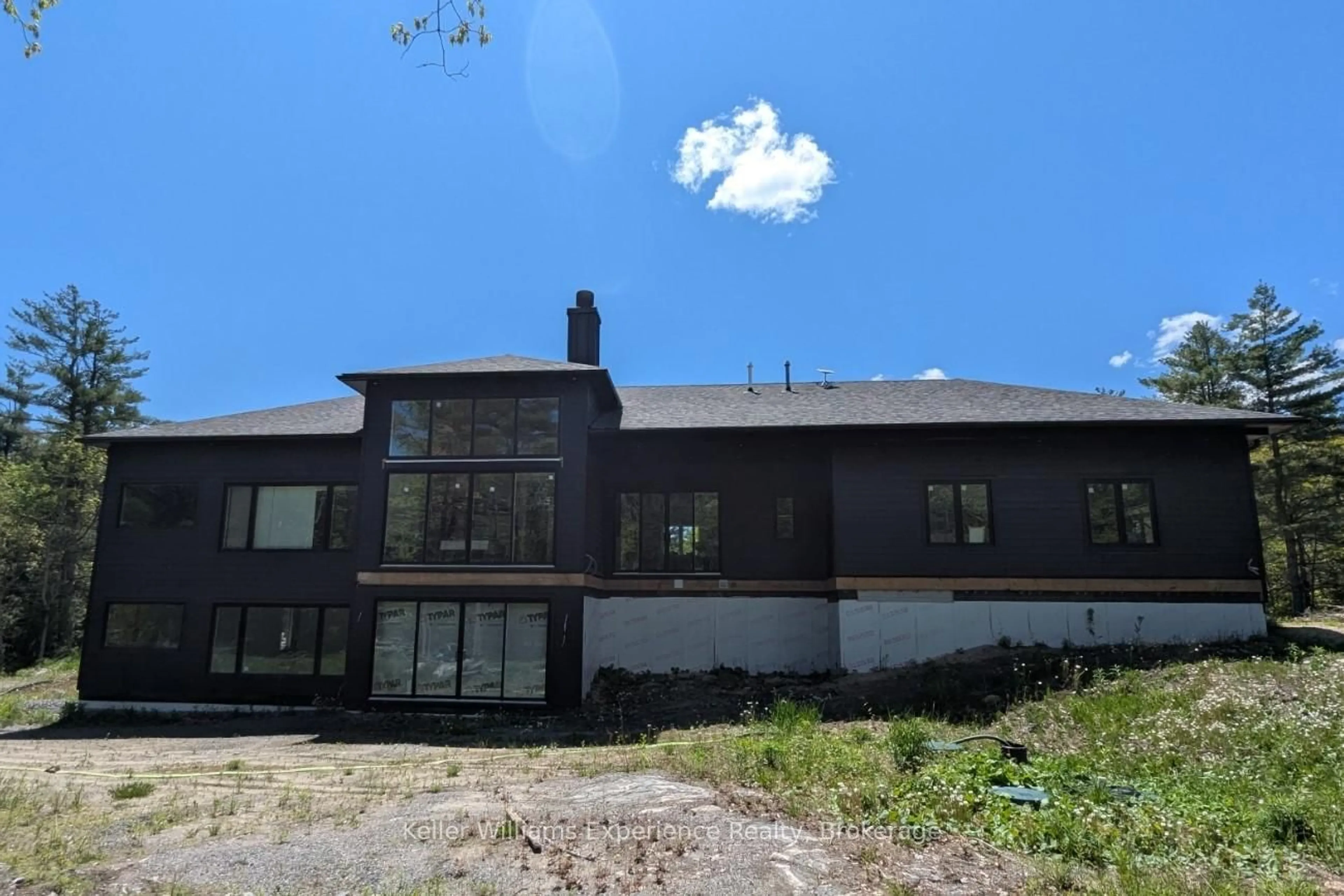 A pic from outside/outdoor area/front of a property/back of a property/a pic from drone, building for 1052 Buckeye Rd, Muskoka Lakes Ontario P0C 1H0