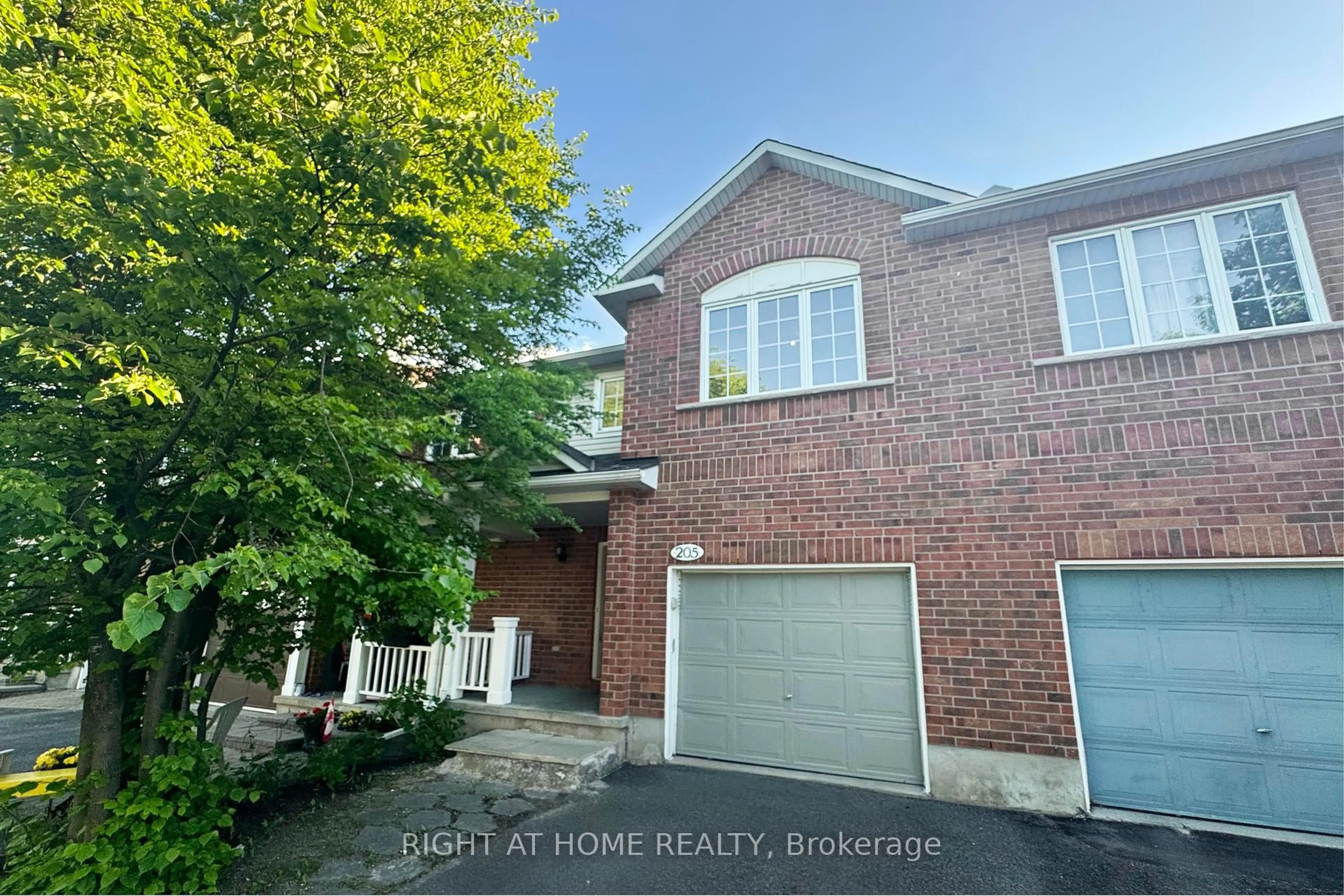 Unknown for 205 GRAY Cres, Kanata Ontario K2K 3L8