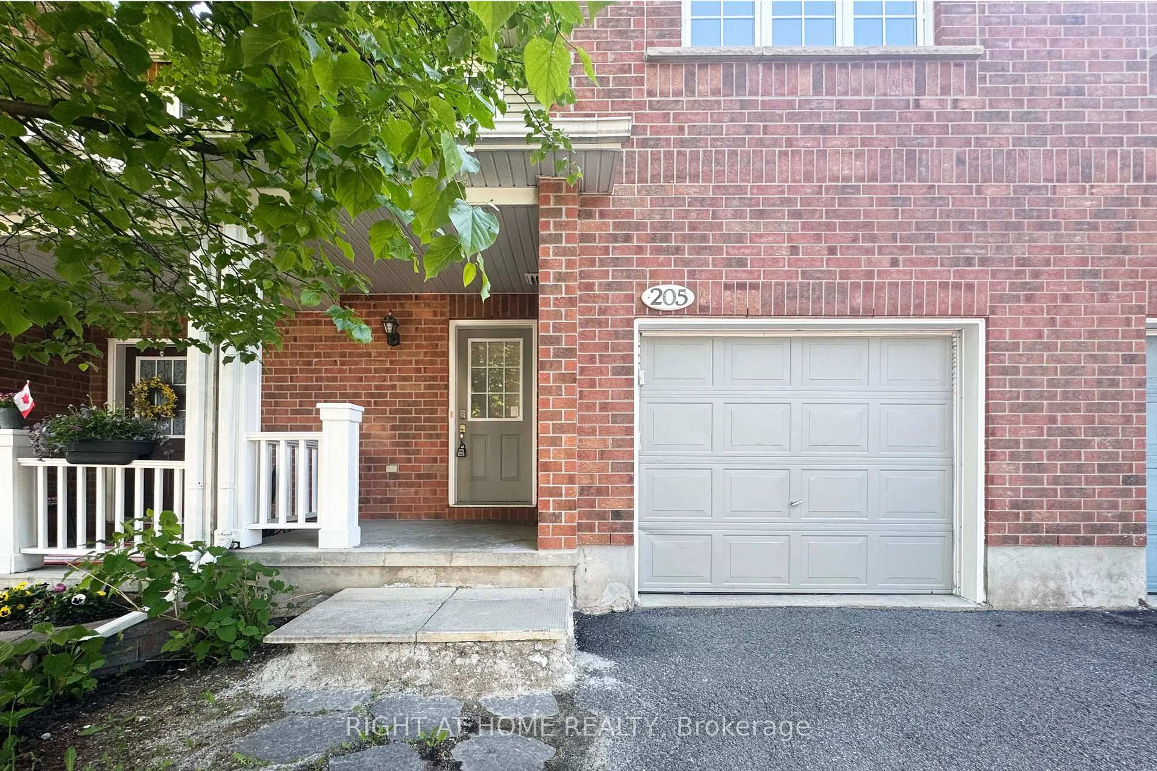Unknown for 205 GRAY Cres, Kanata Ontario K2K 3L8