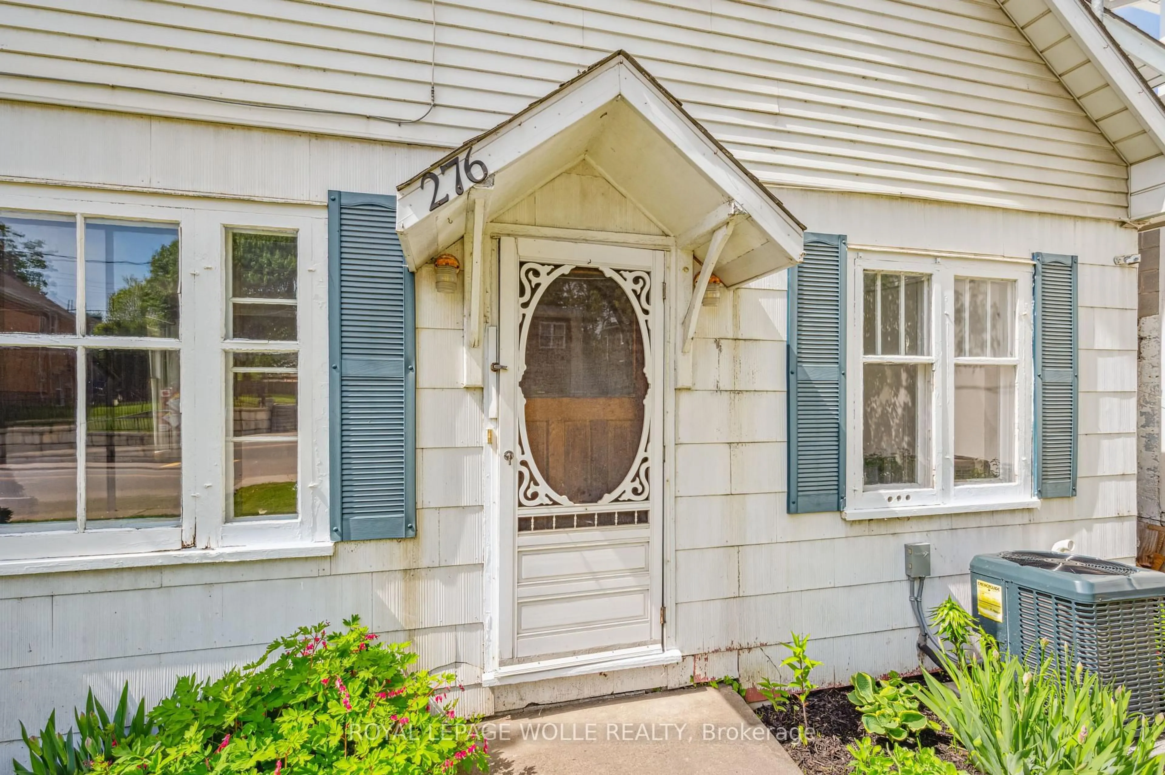 Indoor entryway for 276 George St, Wellington North Ontario N0G 1A0