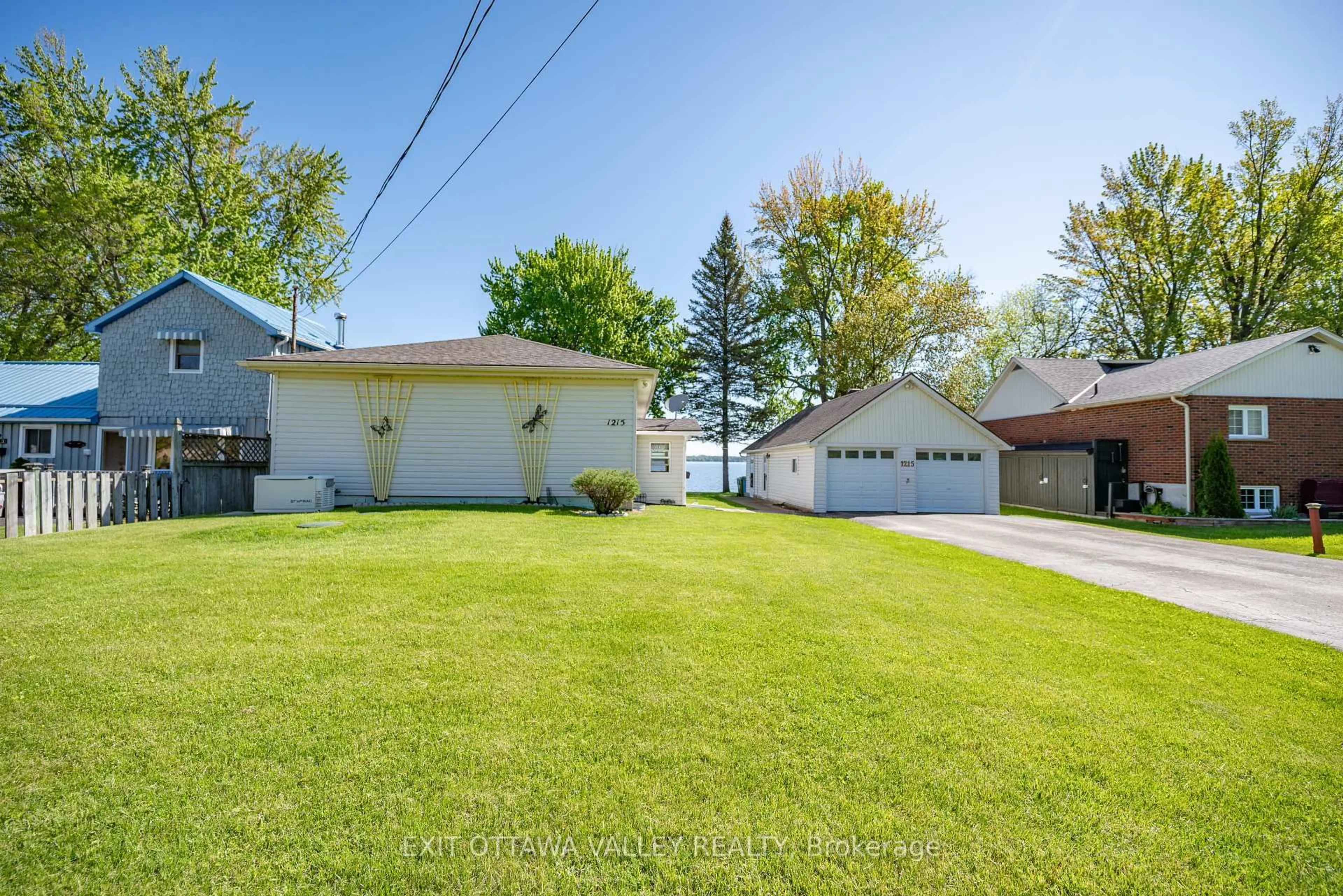 A pic from outside/outdoor area/front of a property/back of a property/a pic from drone, street for 1215 Burns Dr, Pembroke Ontario K8A 7M9