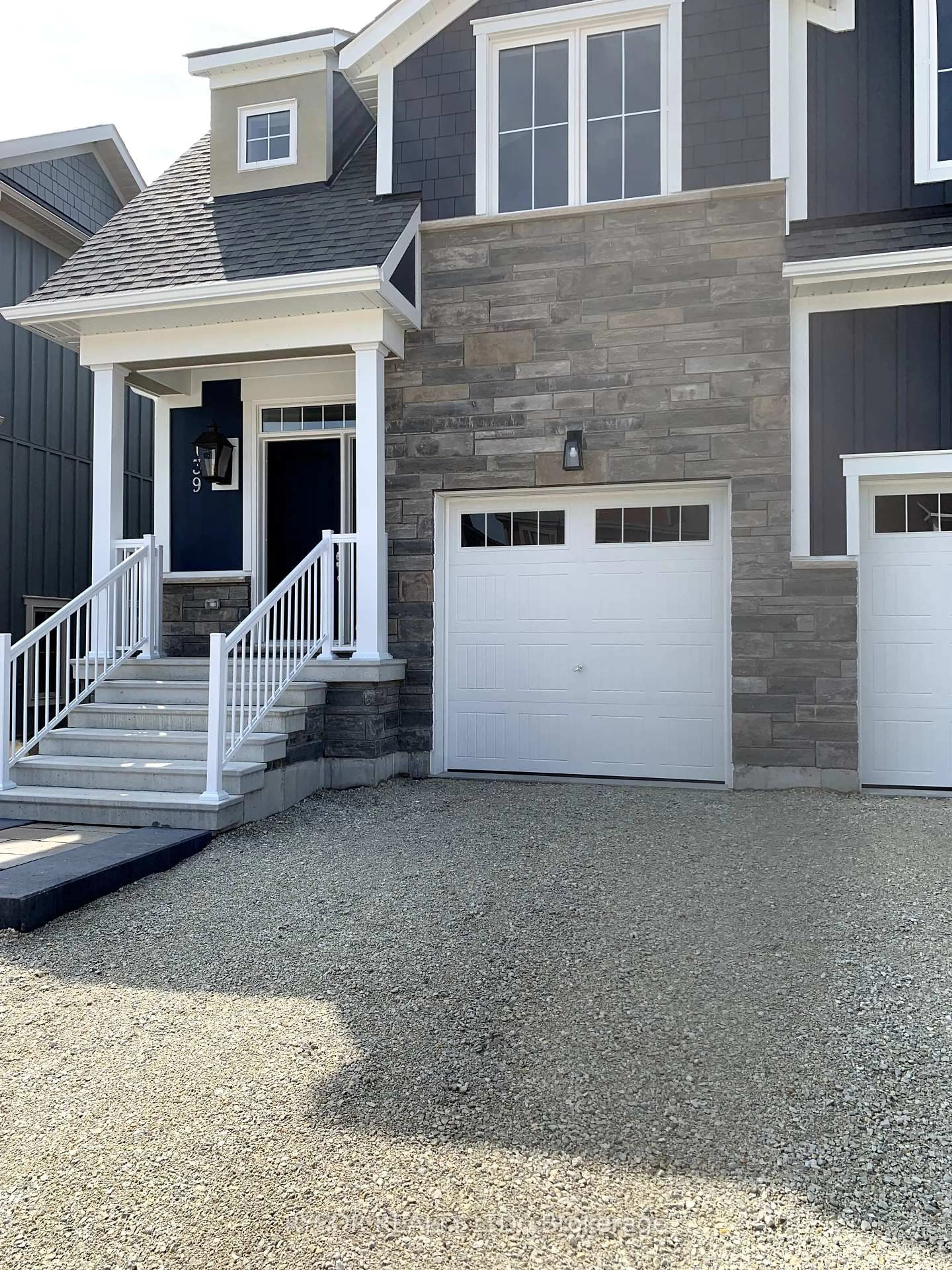 Unknown for 139 Courtland St, Blue Mountains Ontario L9Y 4E4