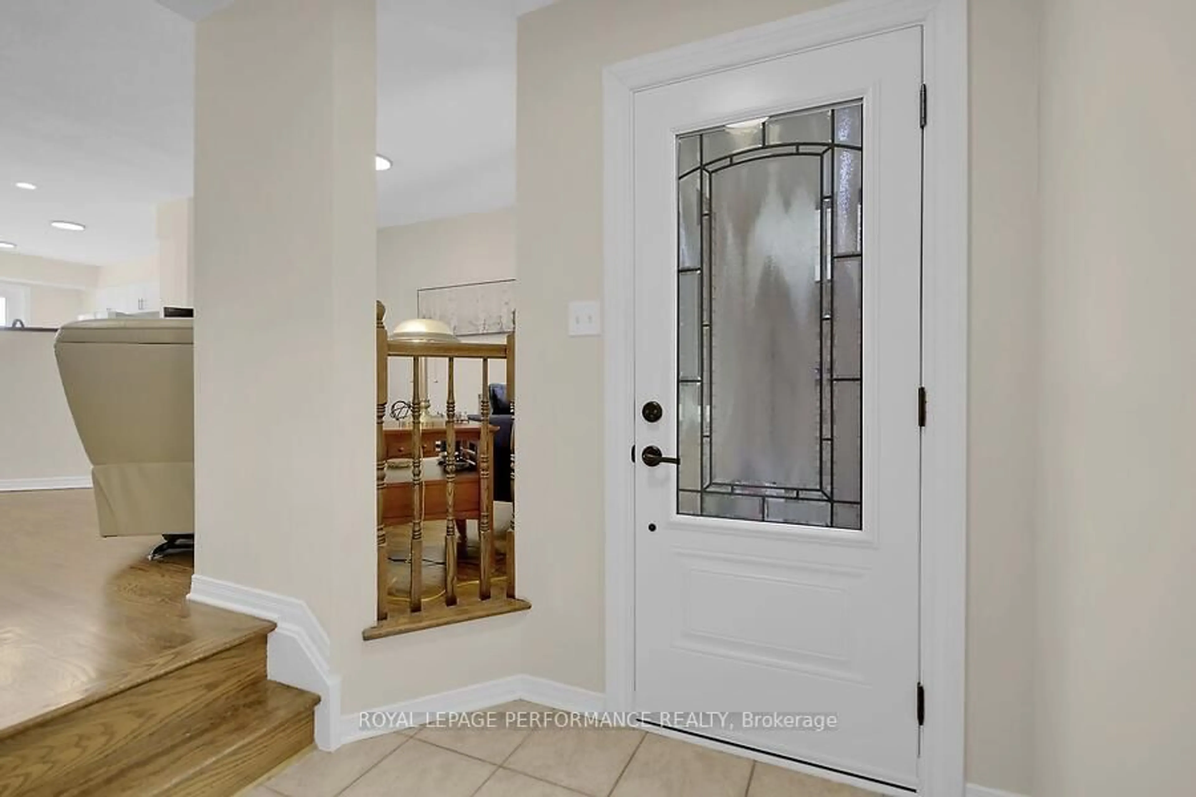 Indoor entryway for 427 Lawler Cres, Ottawa Ontario K4A 3Y3