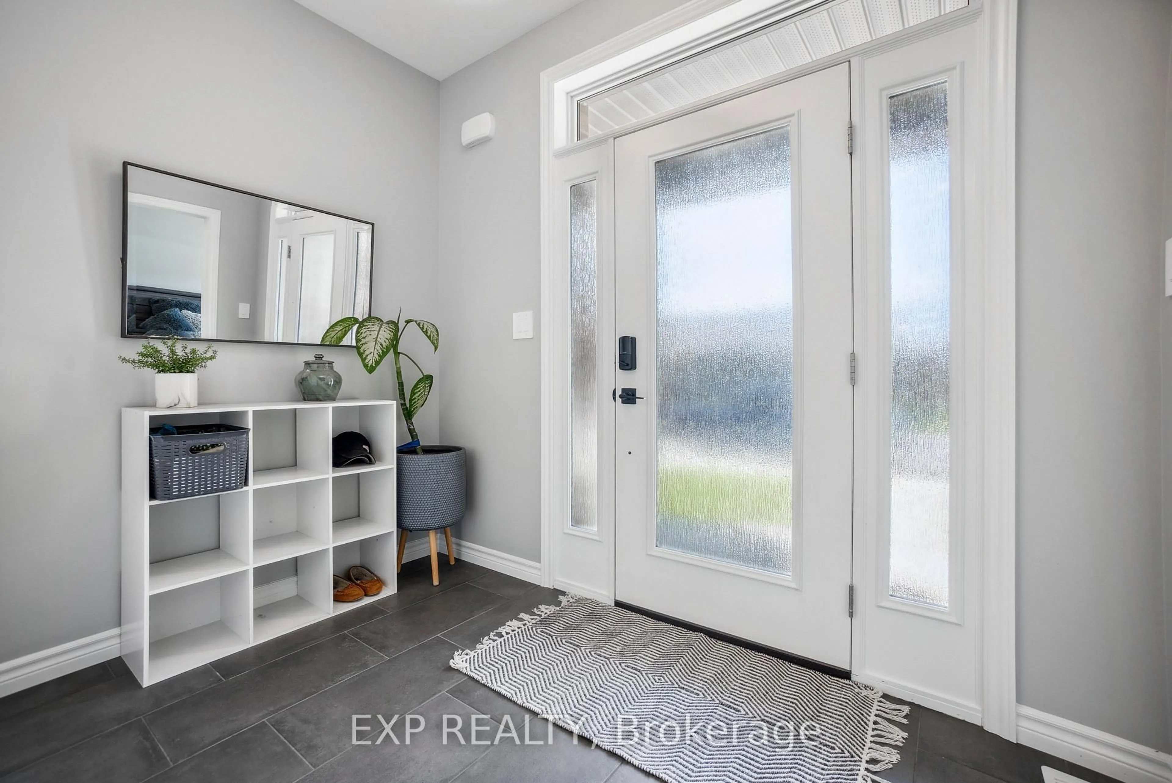 Indoor entryway for 61 Athabaska Dr, Belleville Ontario K8N 0T1
