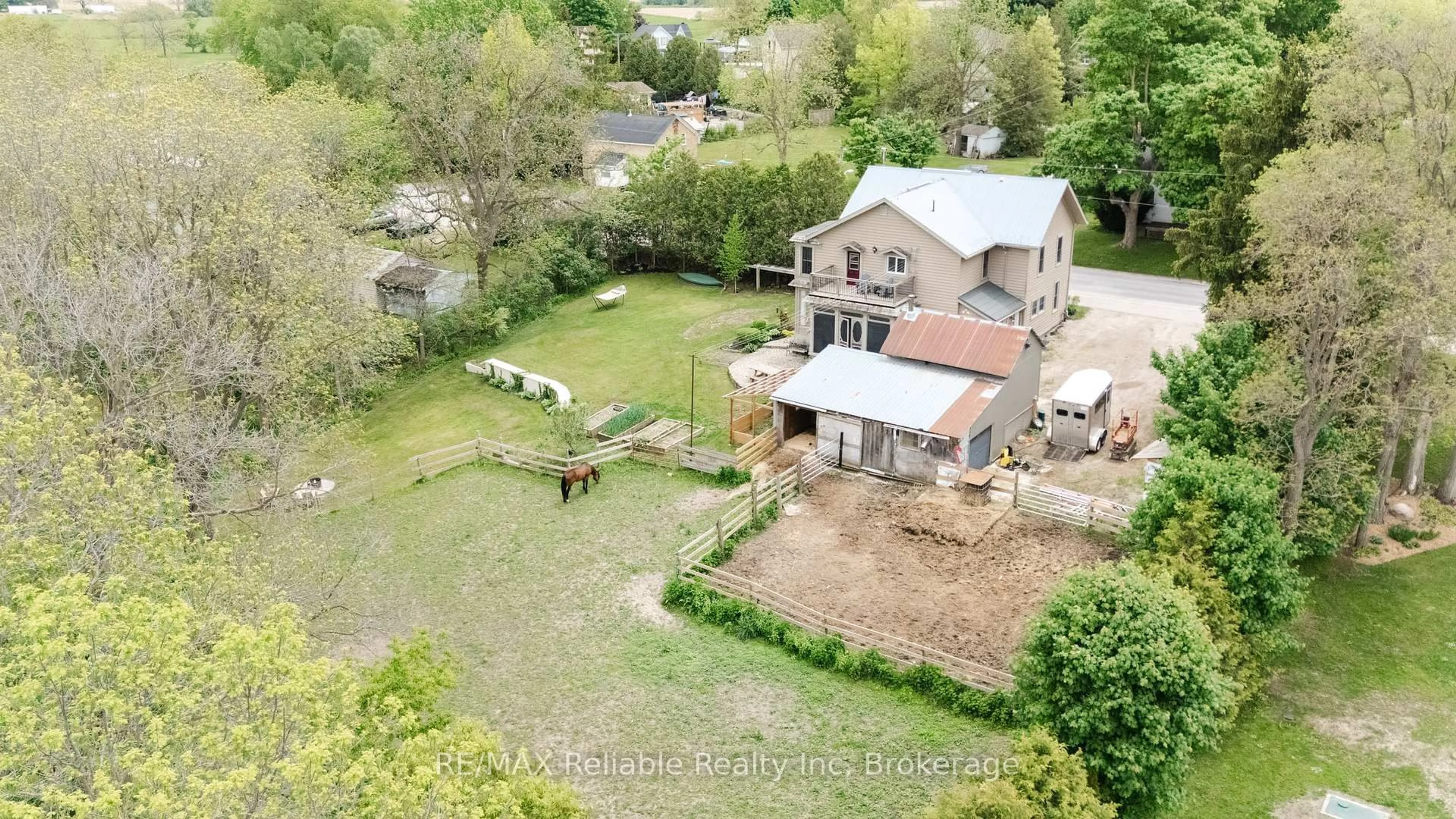 A pic from outside/outdoor area/front of a property/back of a property/a pic from drone, unknown for 9 Mill Rd, Huron East Ontario N0K 1G0
