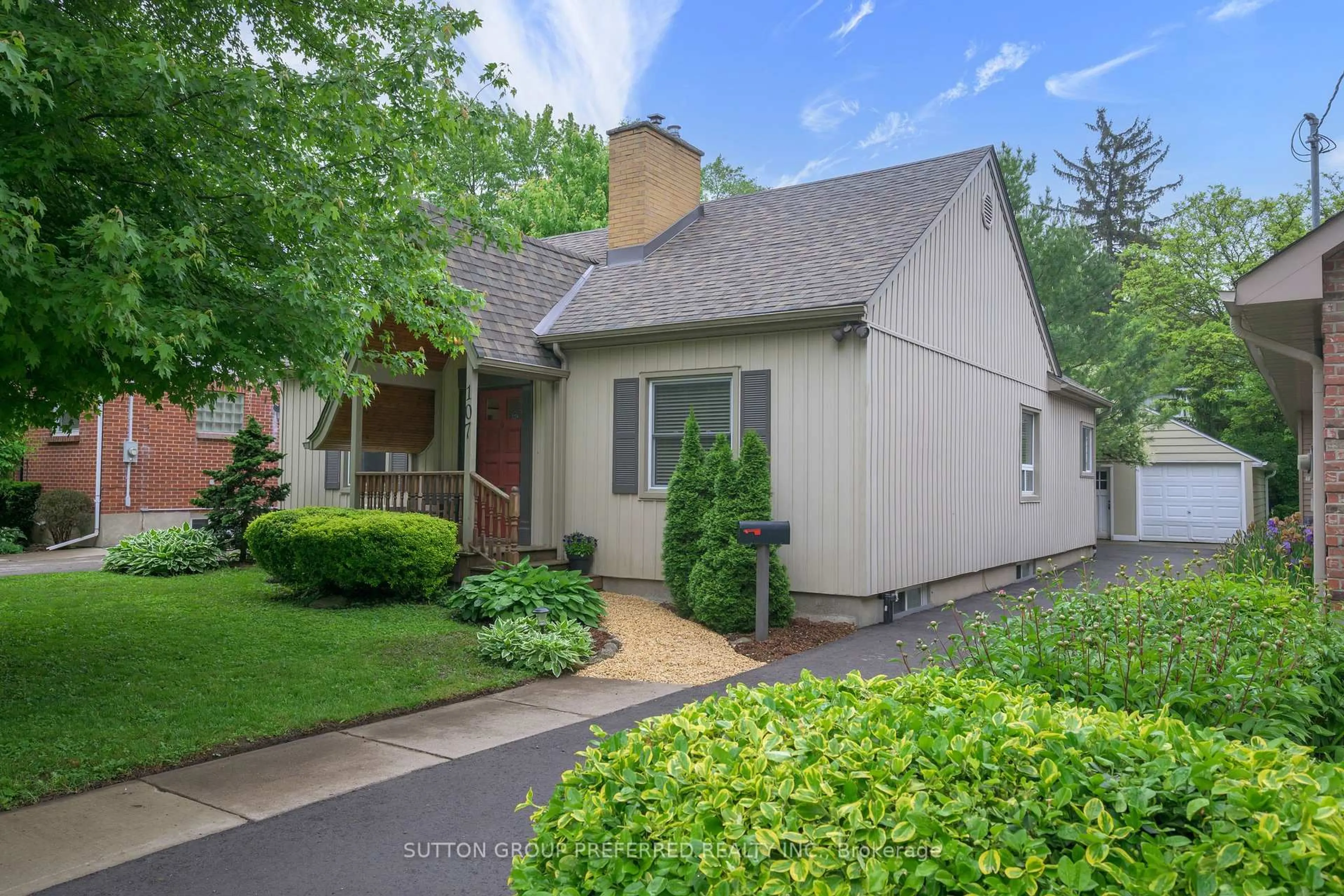 Unknown for 107 Devonshire Ave, London South Ontario N6C 2H6