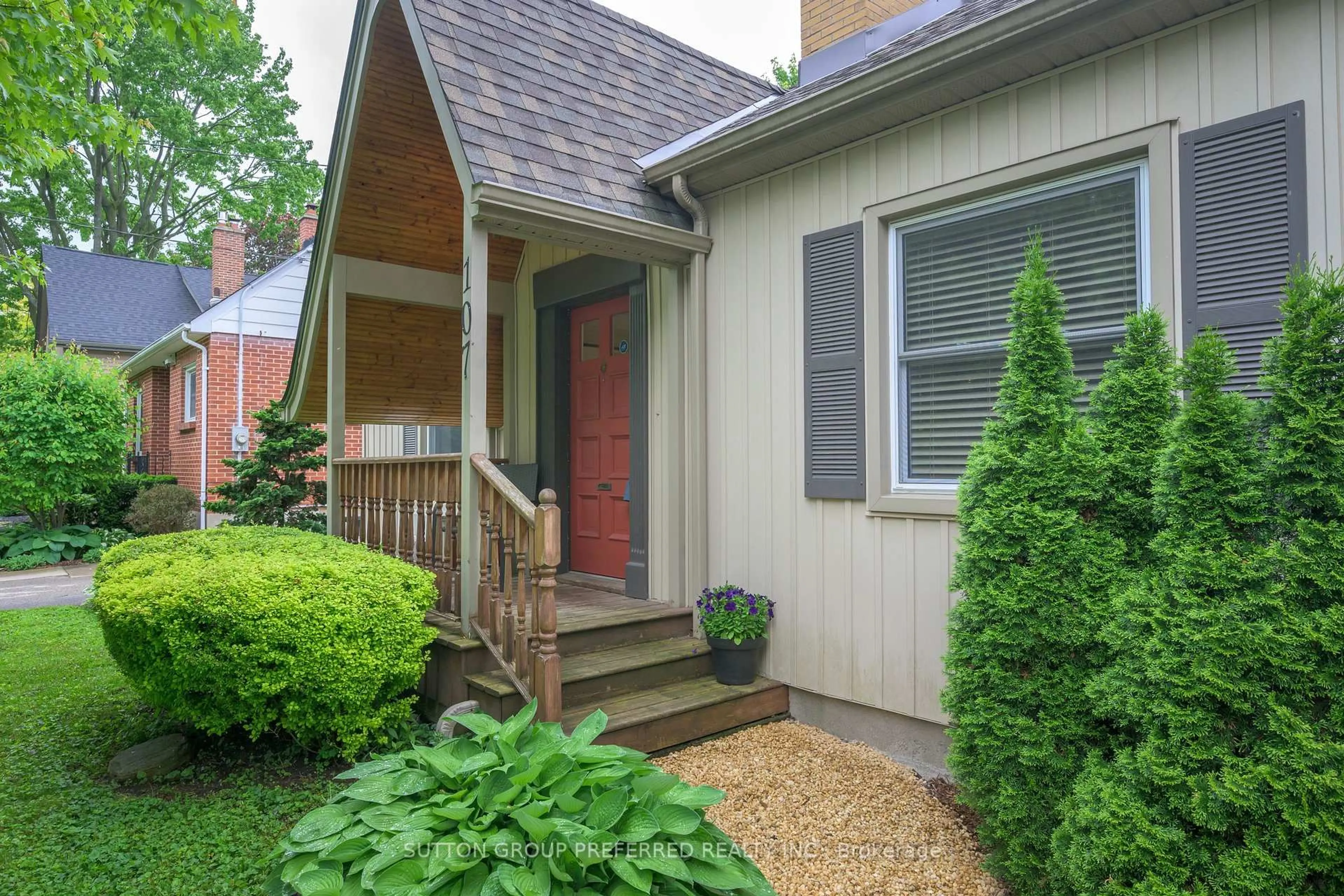 Unknown for 107 Devonshire Ave, London South Ontario N6C 2H6