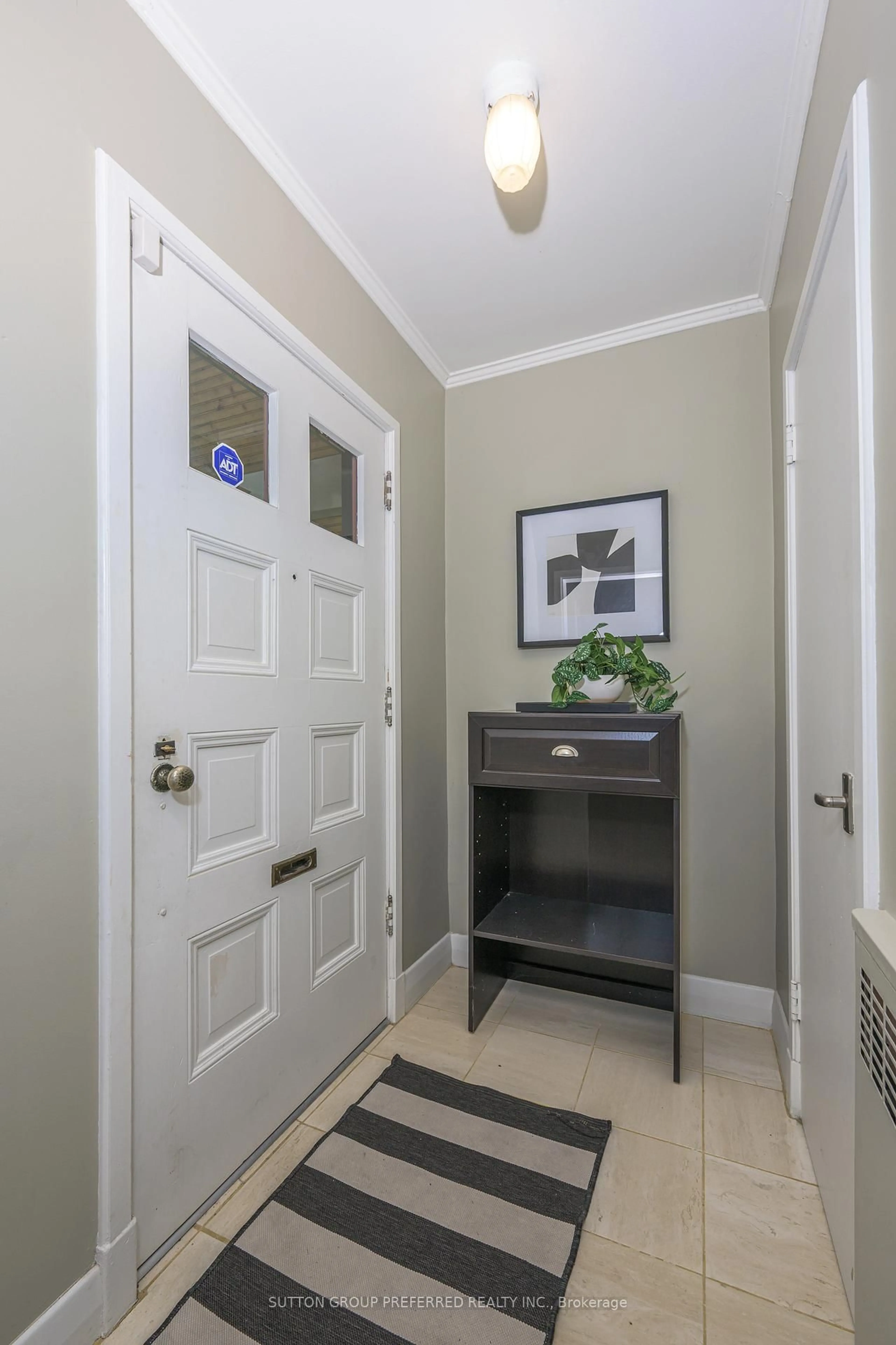Indoor entryway for 107 Devonshire Ave, London South Ontario N6C 2H6