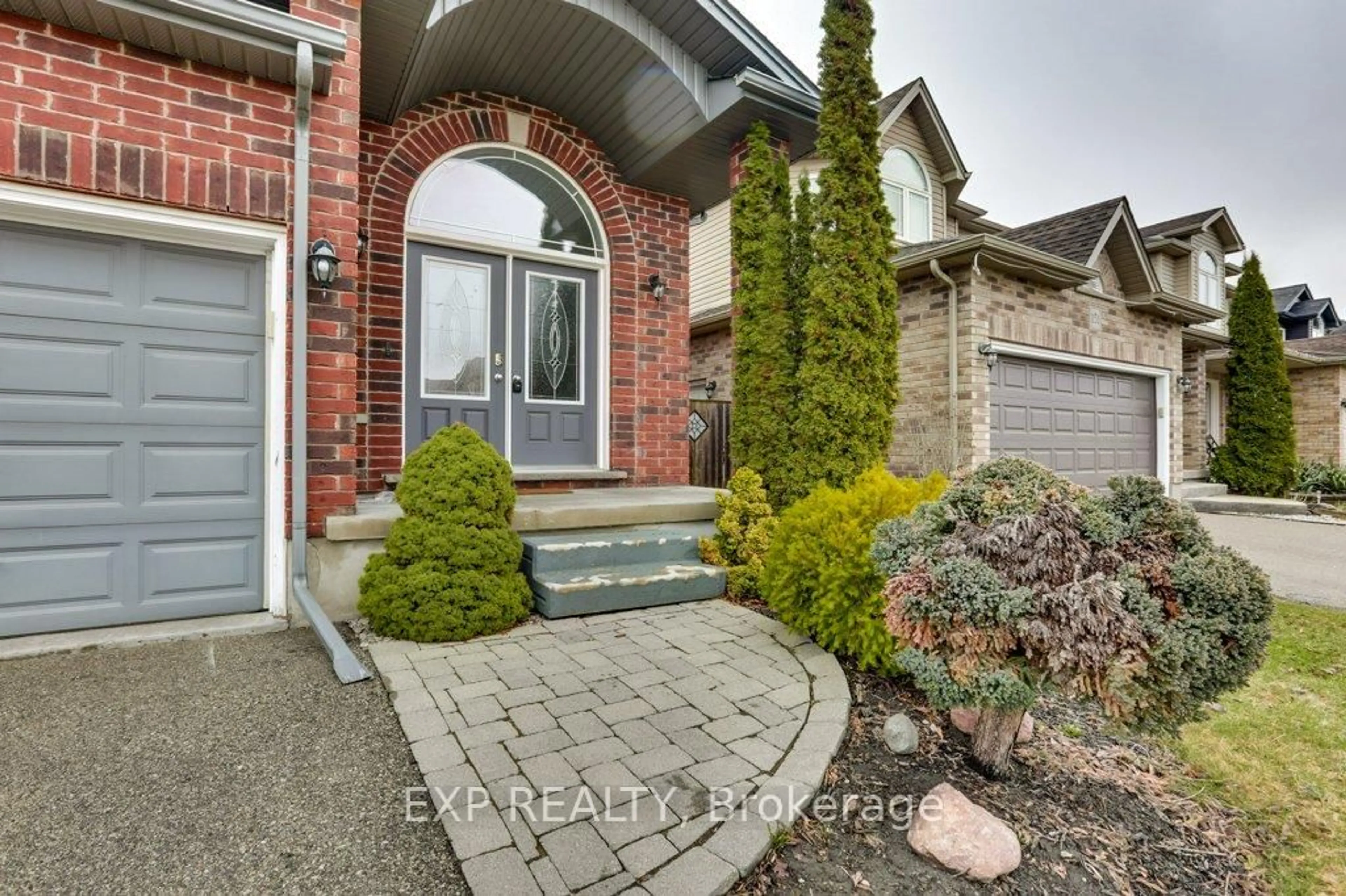 Indoor entryway for 153 Winders Tr, Ingersoll Ontario N5C 0A7