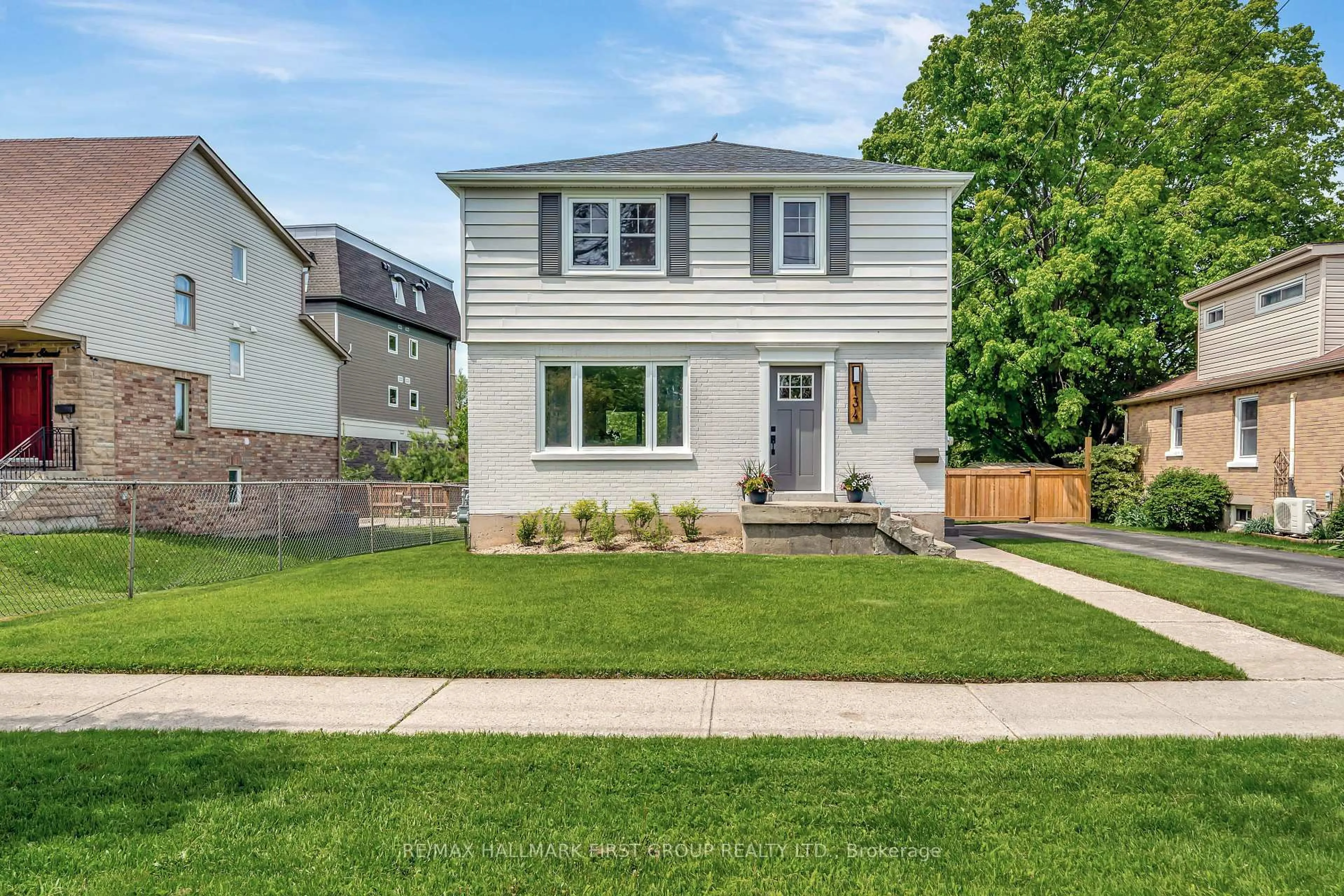 Home with vinyl exterior material, street for 134 Munroe St, Cobourg Ontario K9A 1C1