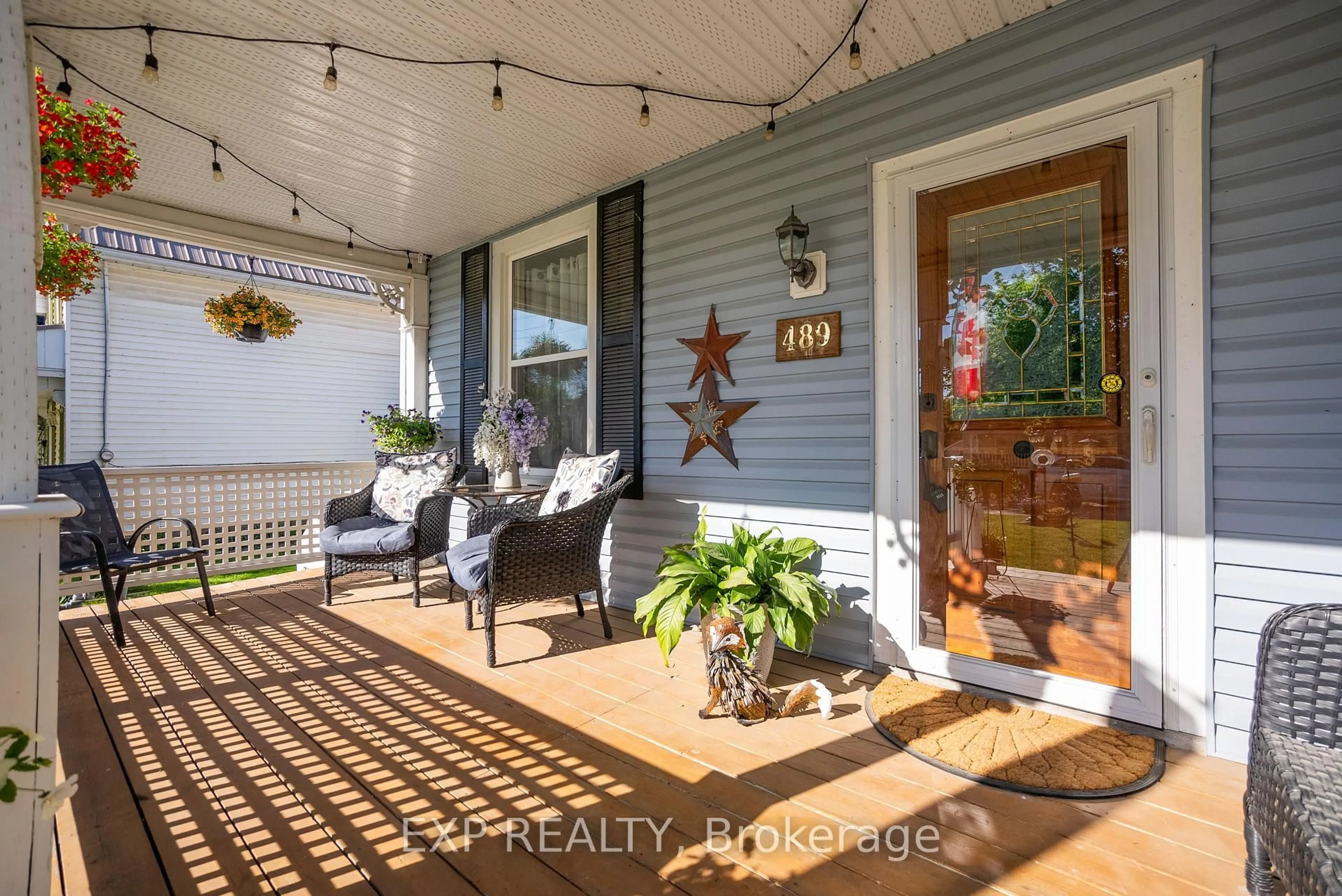 Indoor entryway for 489 Ashley St, Quinte West Ontario K0K 2B0