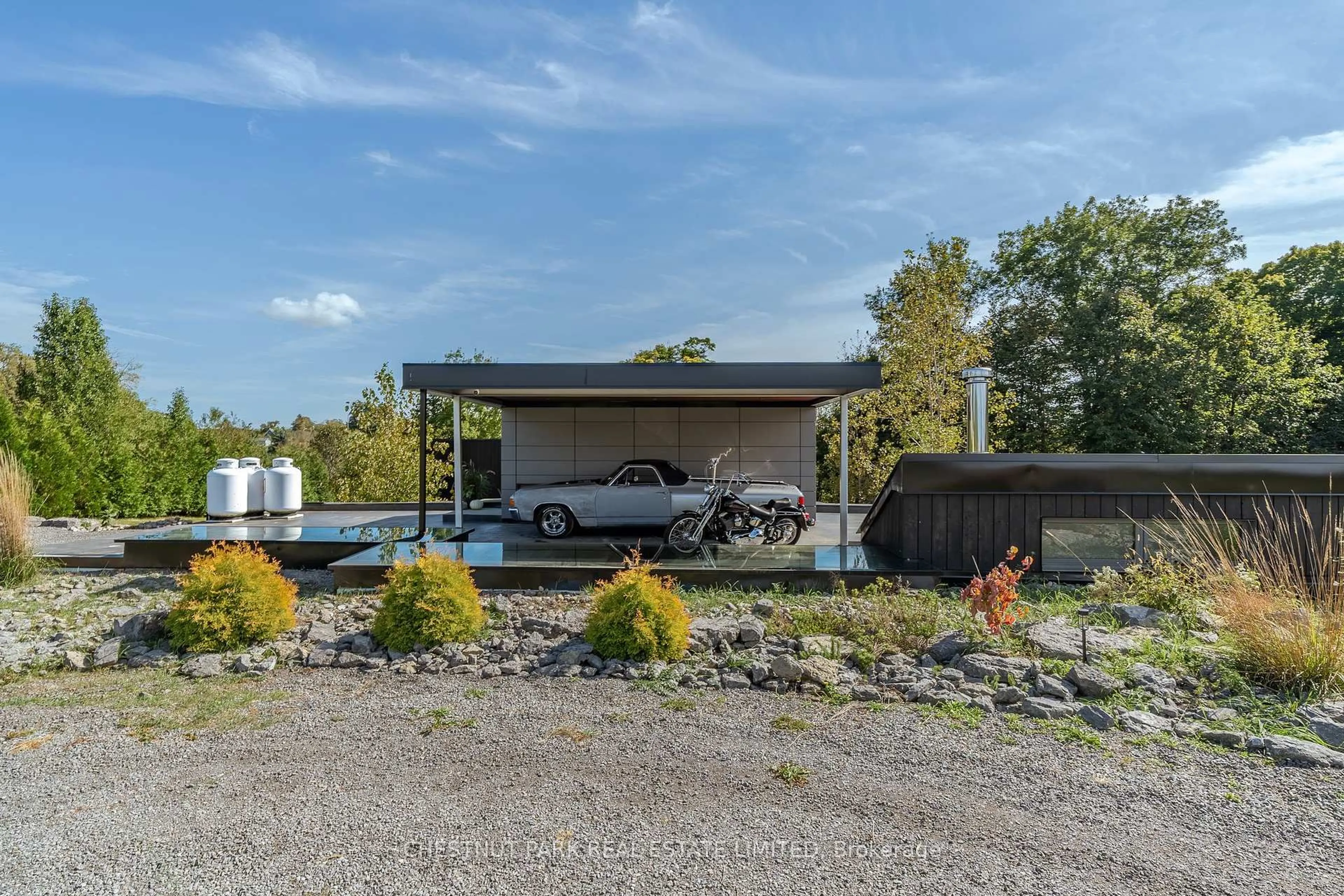 Indoor garage for 158 Scotts Mill Rd, Prince Edward County Ontario K0K 2P0